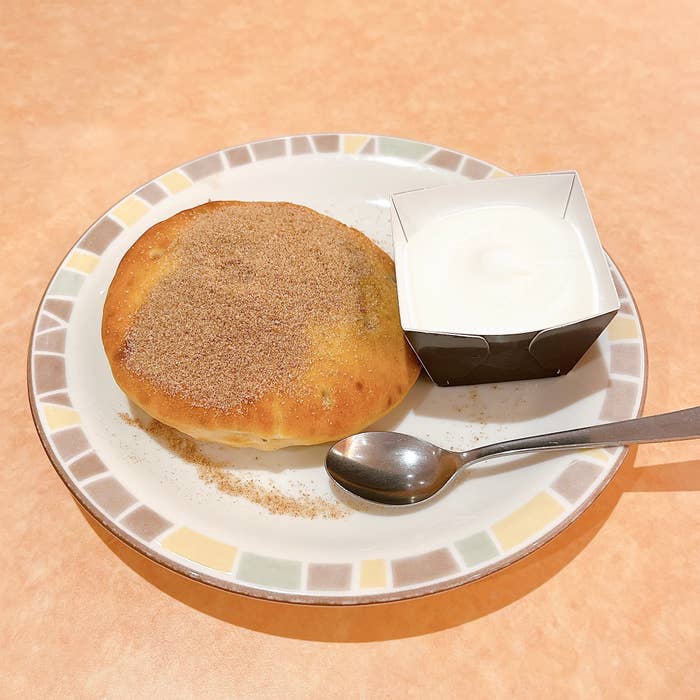 Saizeriya(サイゼリア)の「ジェラート&シナモンフォッカチオ」