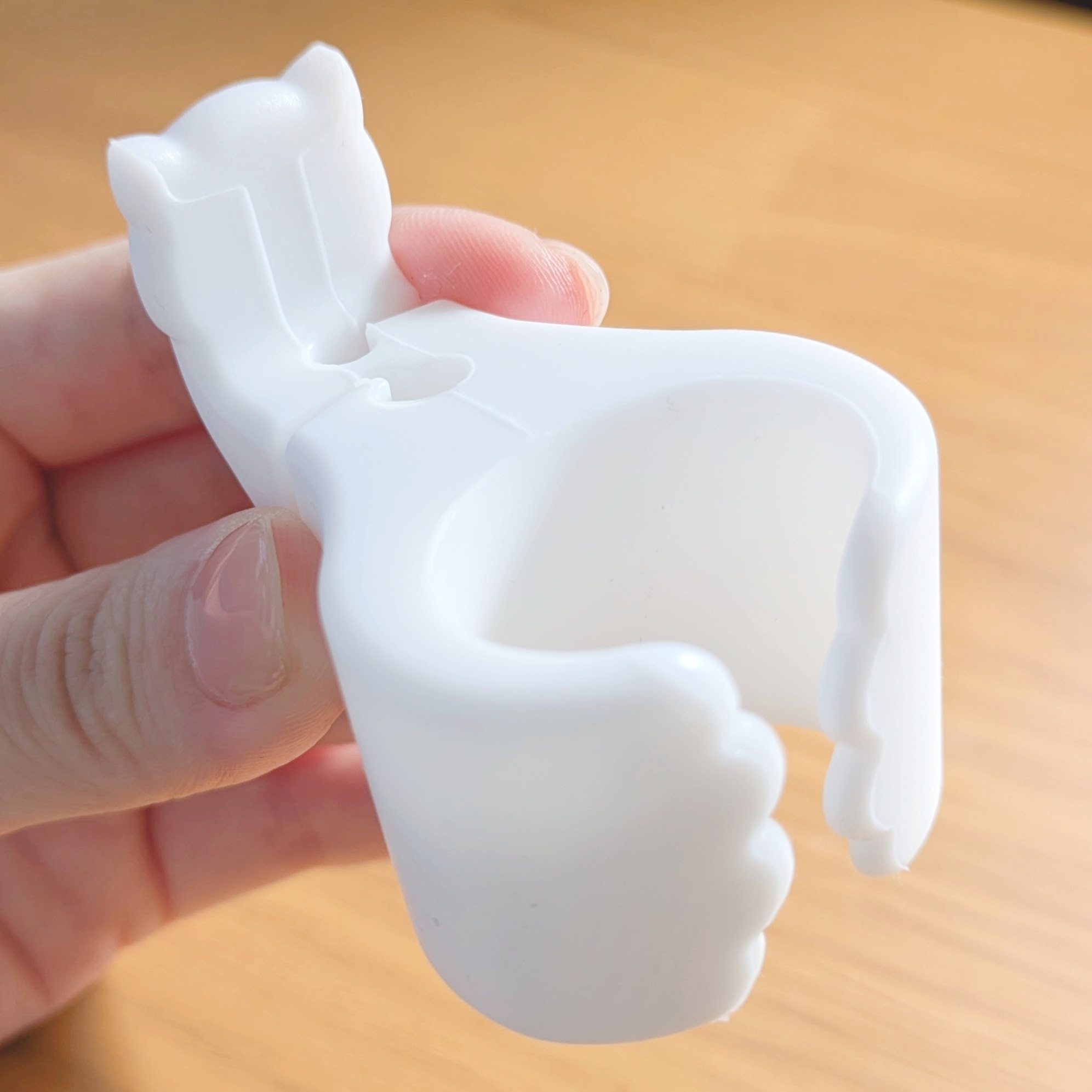 ニトリの「傘用ファンクリップ(ネコノテ30900)」