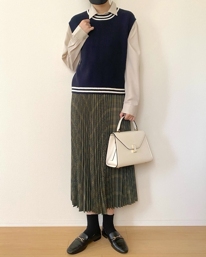 ユニクロの「クルーネックベスト」