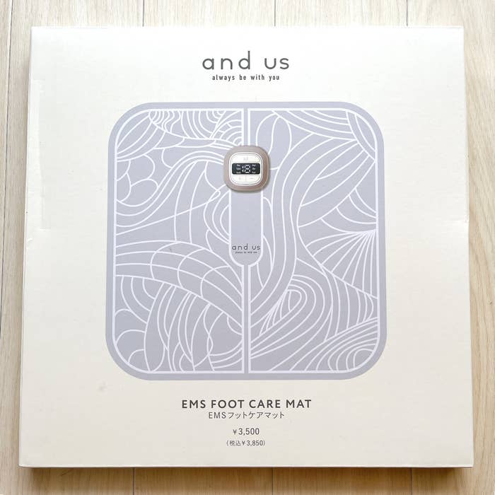 3COINSの「EMSフットケアマット/and us」