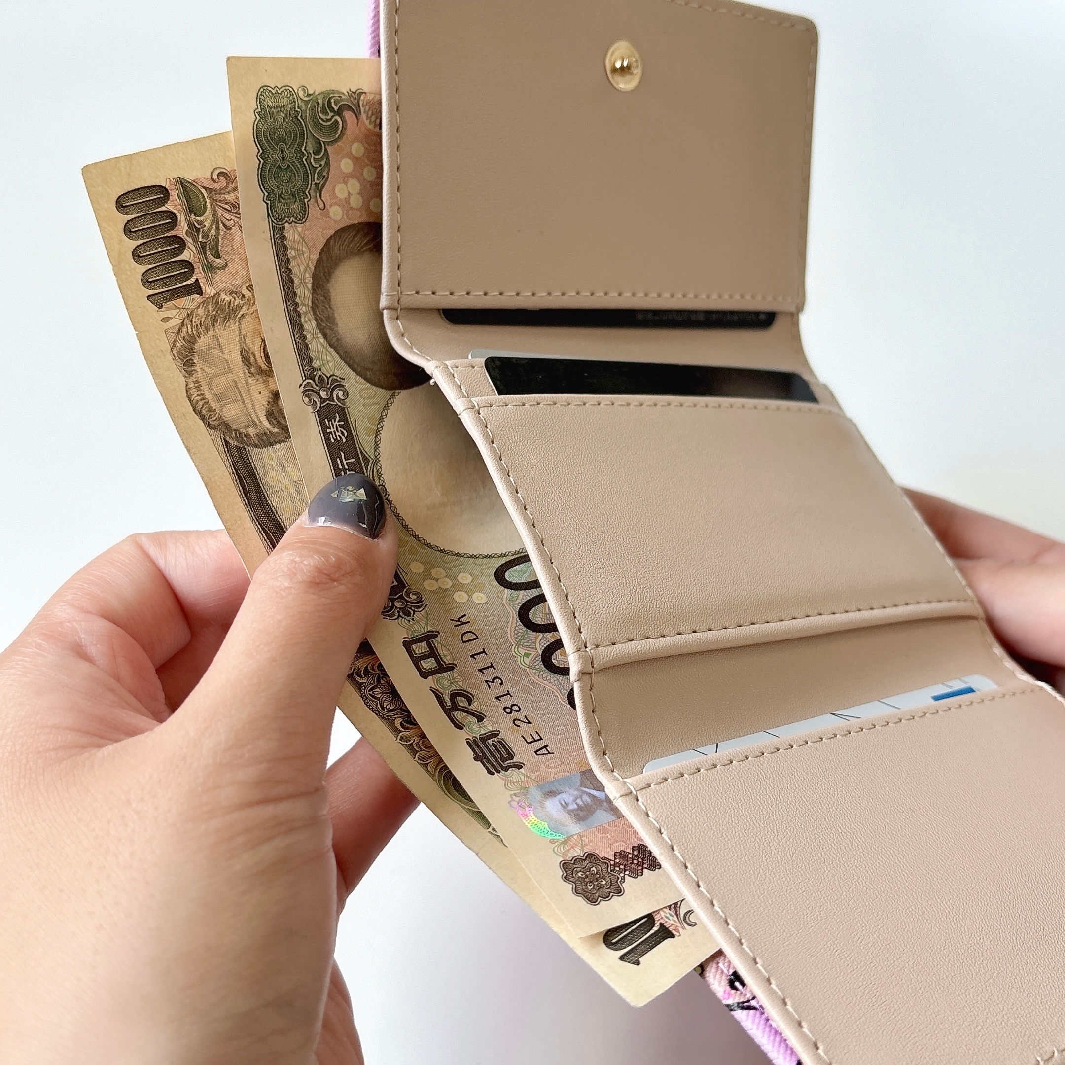 しまむらの「マイメロ総柄口金サイフ」