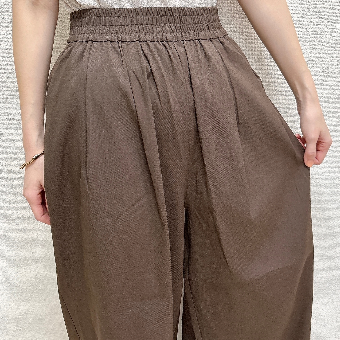 LOWRYS FARM(ローリーズファーム)の「リネンイージーコクーンパンツ」