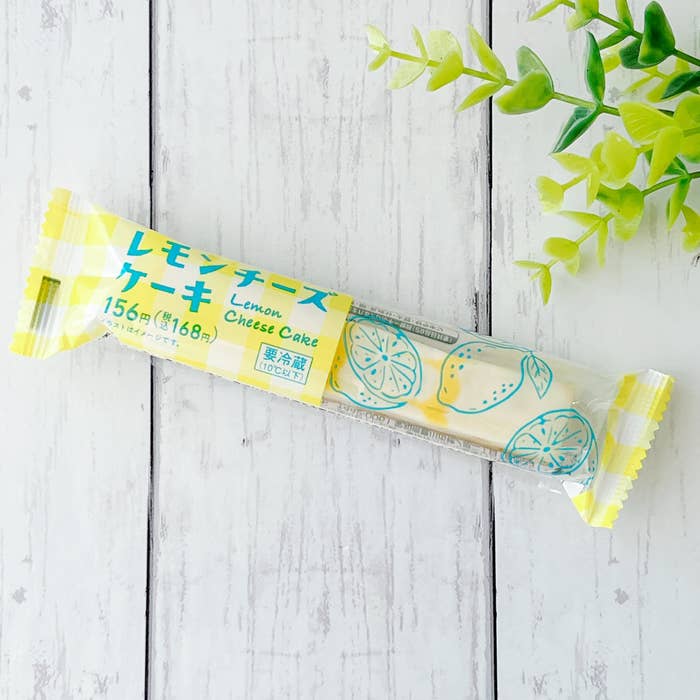 FamilyMart(ファミリーマート)の「レモンチーズケーキ」