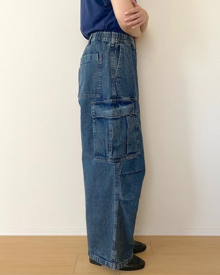 GU(ジーユー)「デニムスーパーワイドカーゴパンツ」