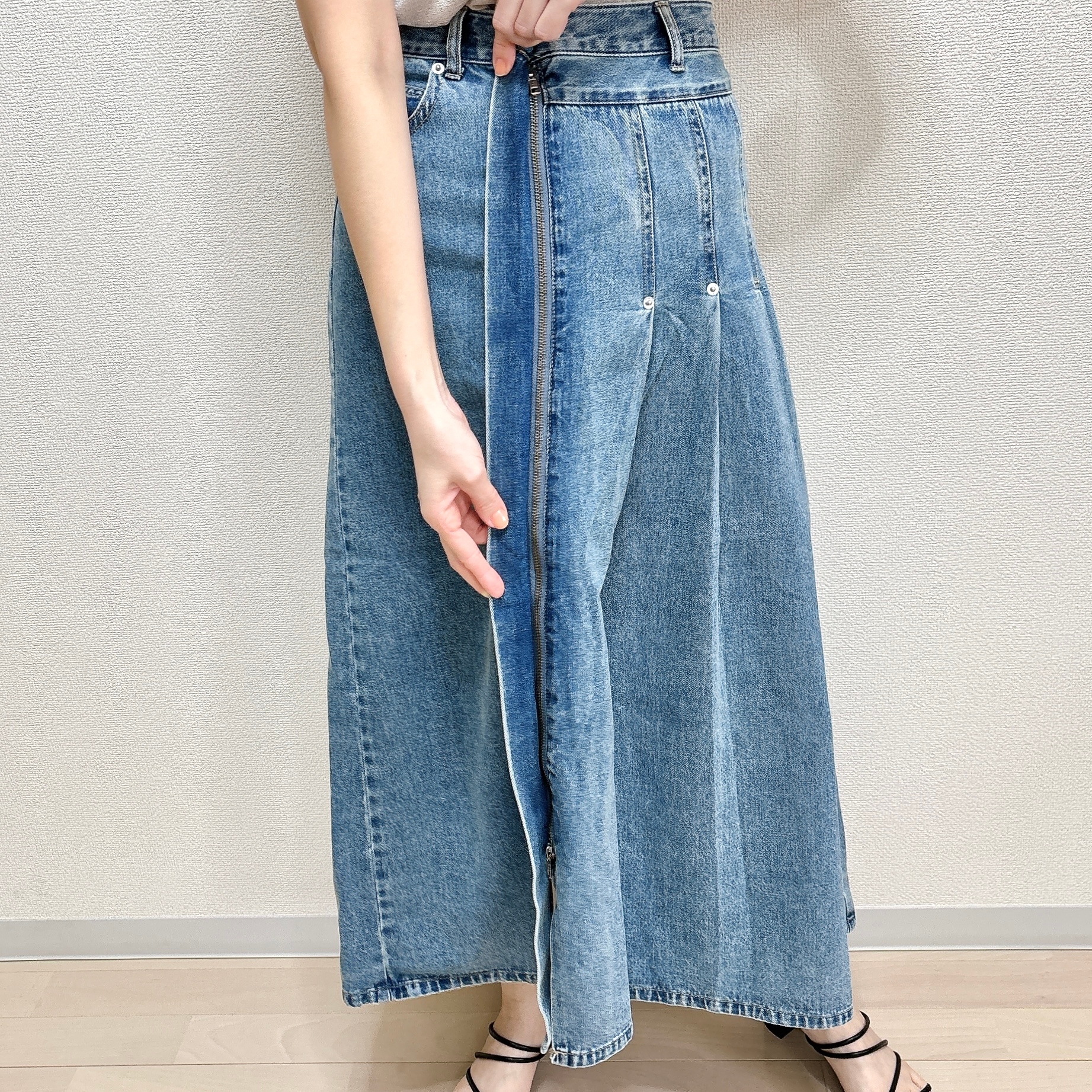 LOWRYS FARM(ローリーズファーム)「デニムプリーツスカート」