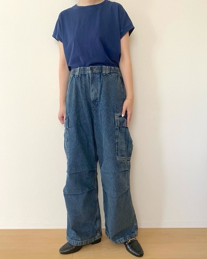 GU(ジーユー)「デニムスーパーワイドカーゴパンツ」