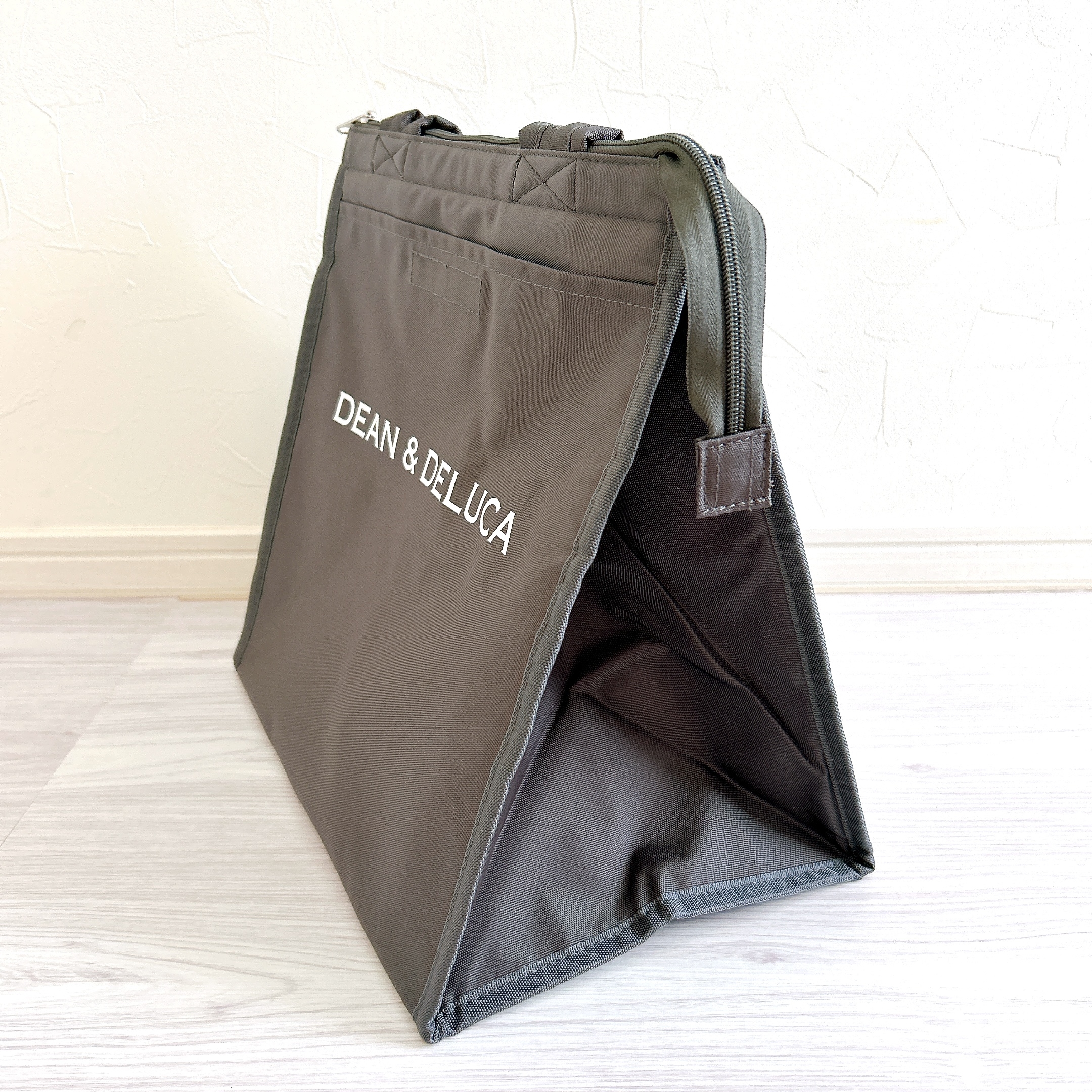 DEAN&DELUCA(ディーンアンドデルーカ)の「クーラーバッグ グレーL」