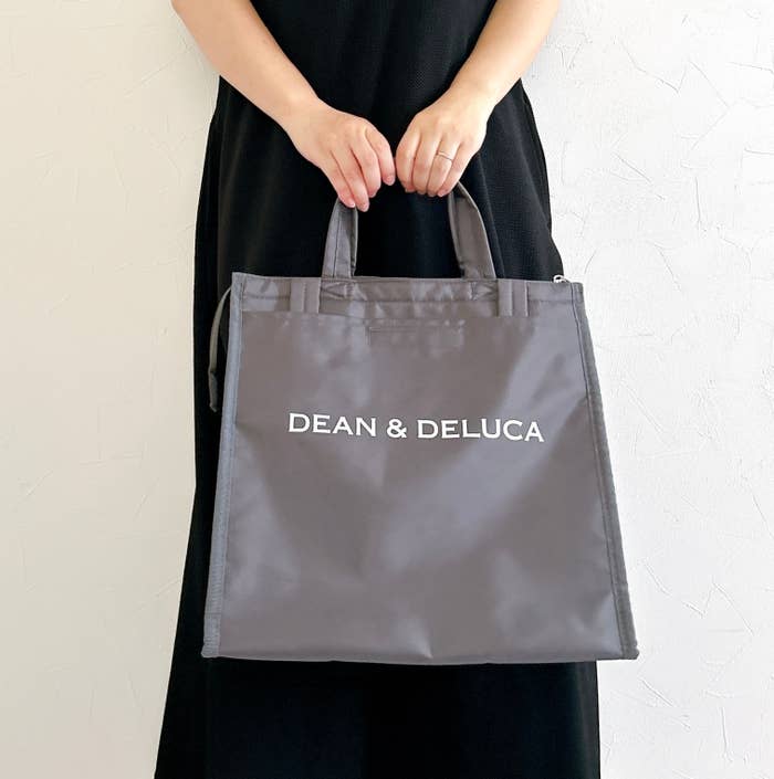 DEAN&DELUCA(ディーンアンドデルーカ)の「クーラーバッグ グレーL」