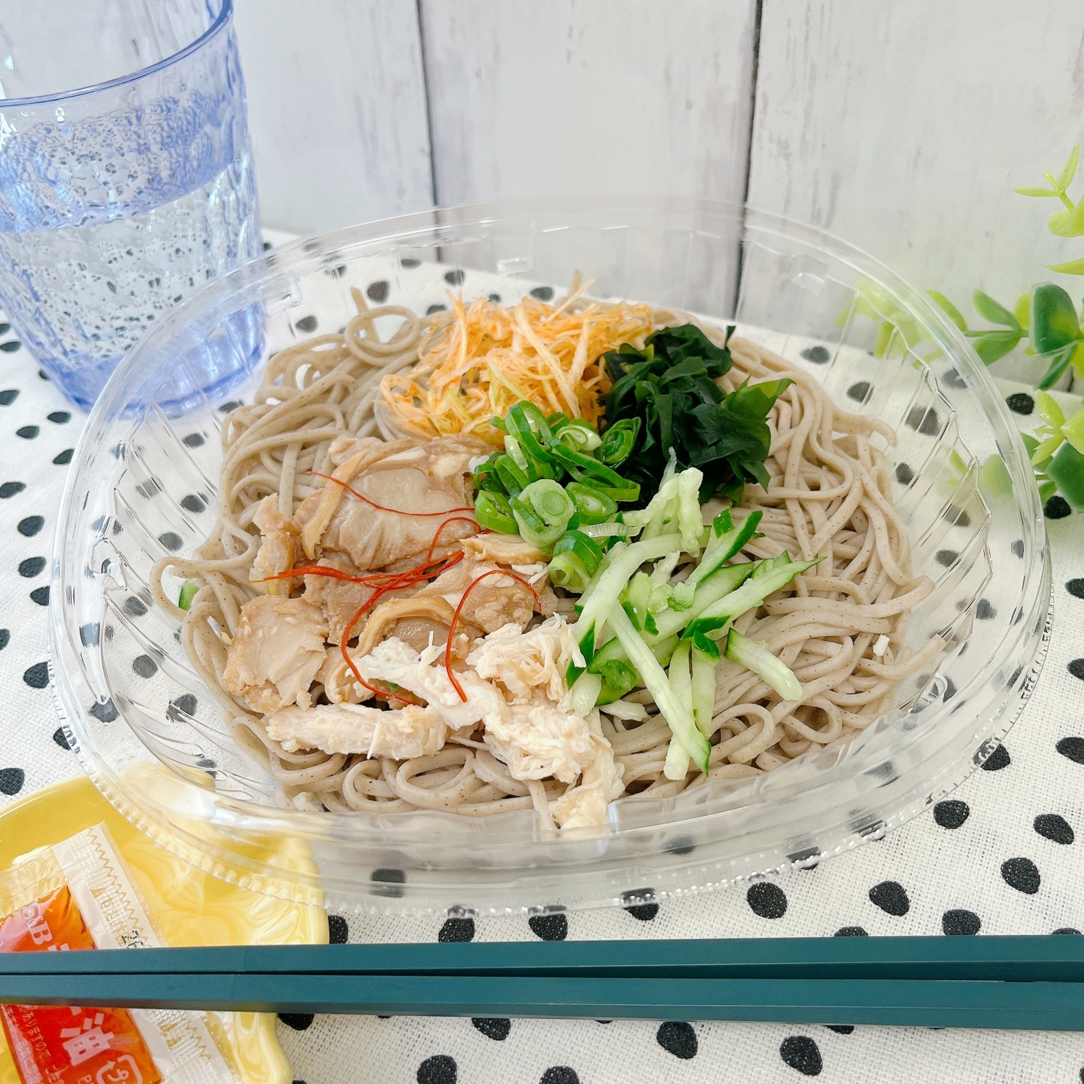 FamilyMart(ファミリーマート)の「ピリッと辛い 冷し鶏ねぎそば」