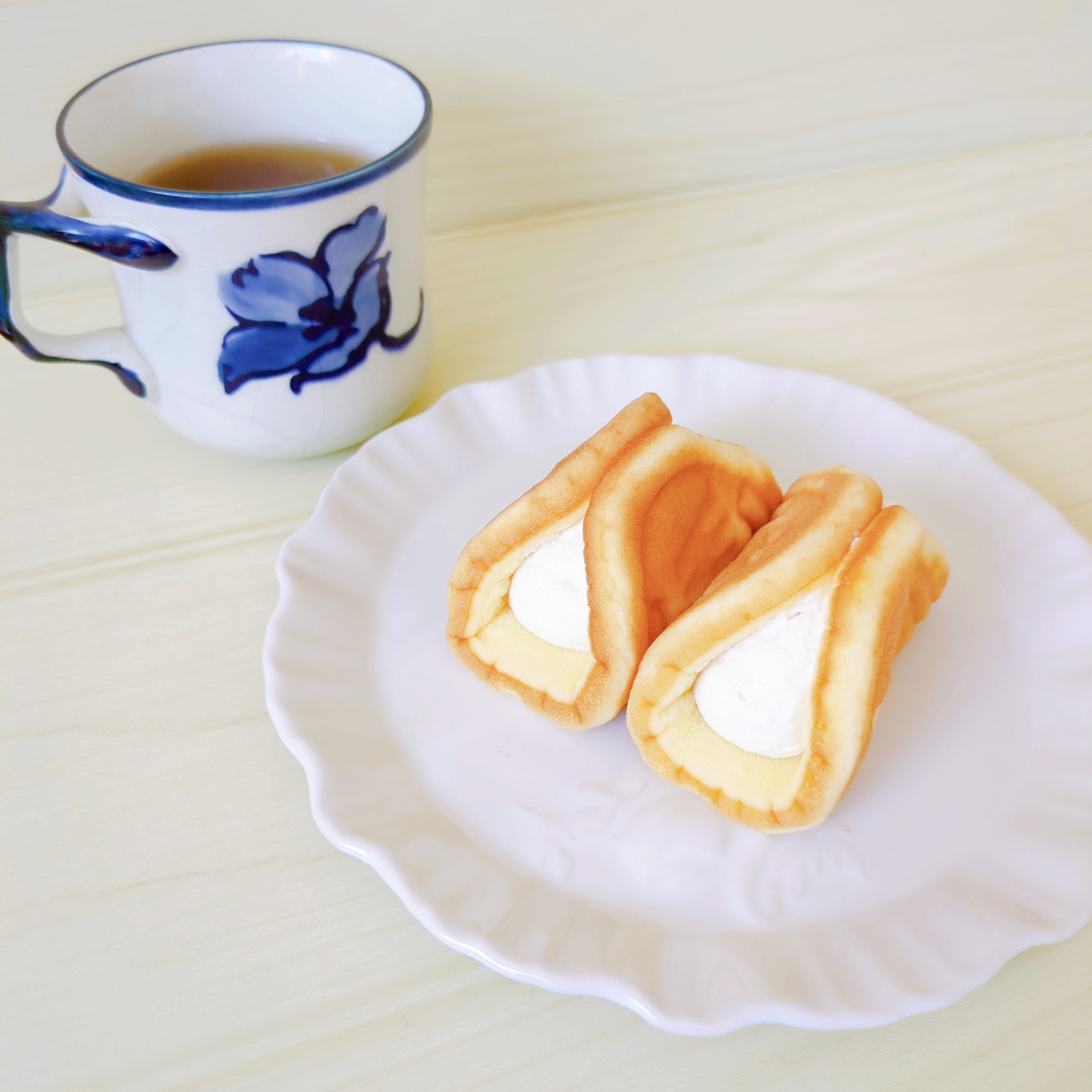FamilyMart(ファミリーマート)の「モロッコヨーグル入りワッフル」