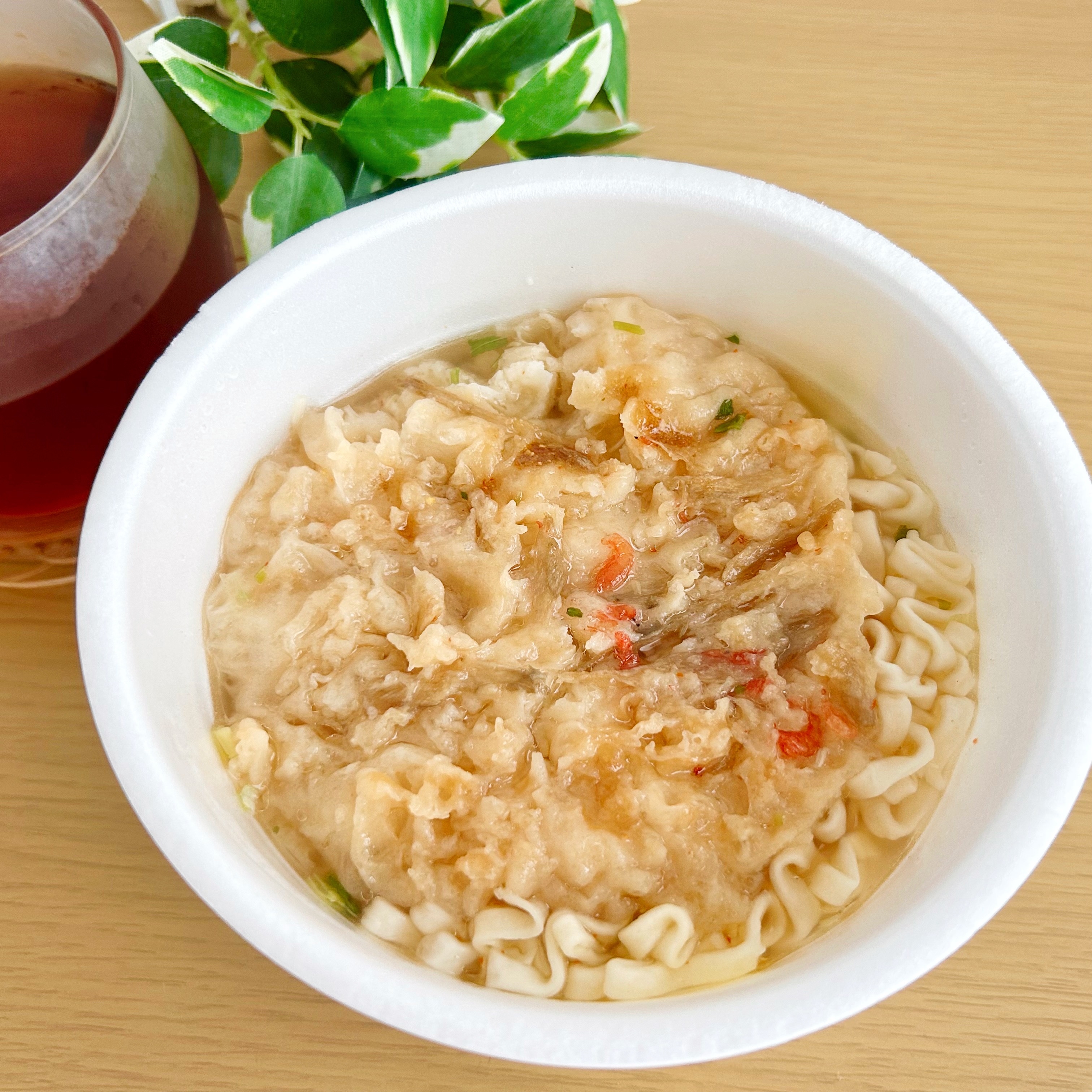 KALDI(カルディ)の「日向夏香る 博多風ごぼう天うどん 90g」