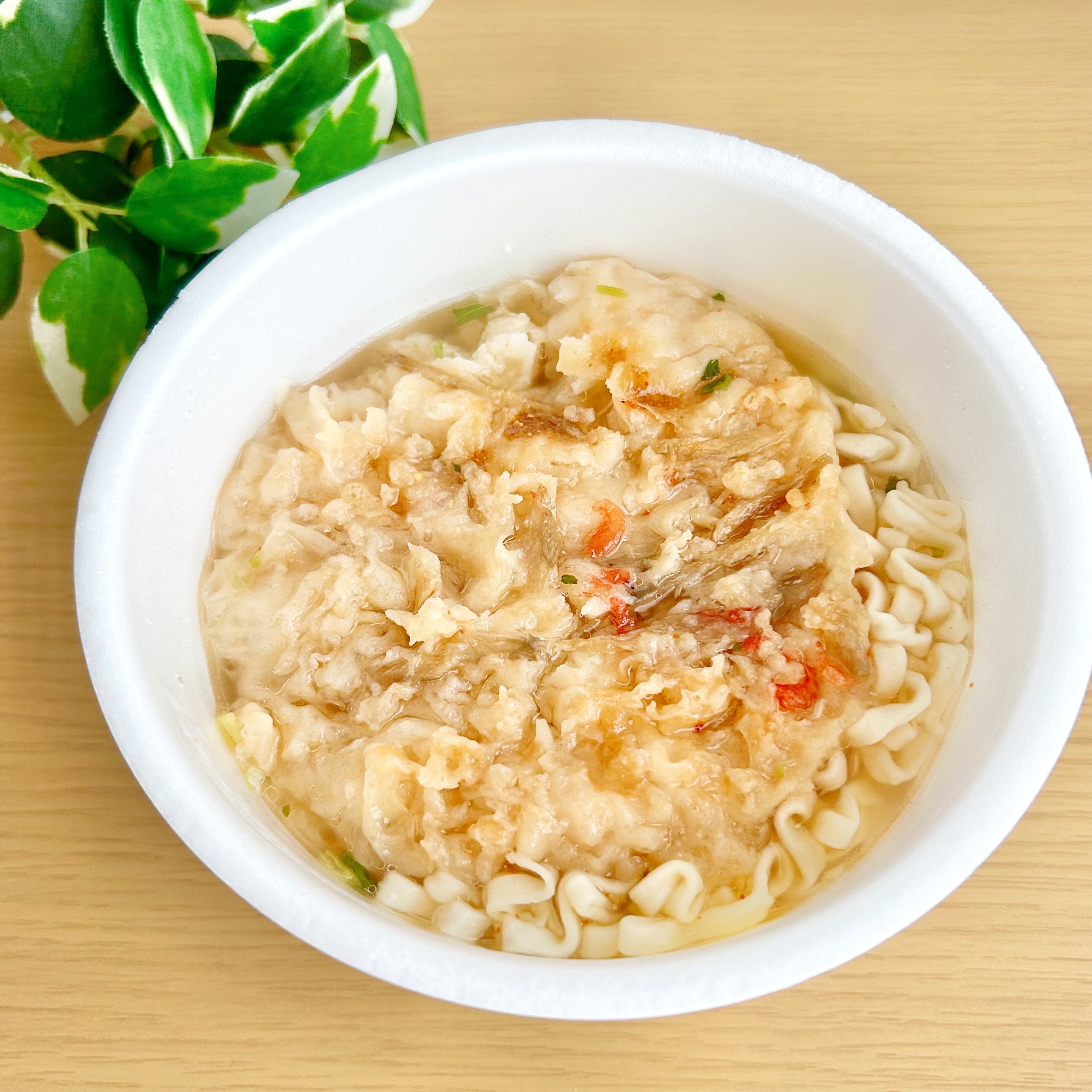KALDI(カルディ)の「日向夏香る 博多風ごぼう天うどん 90g」