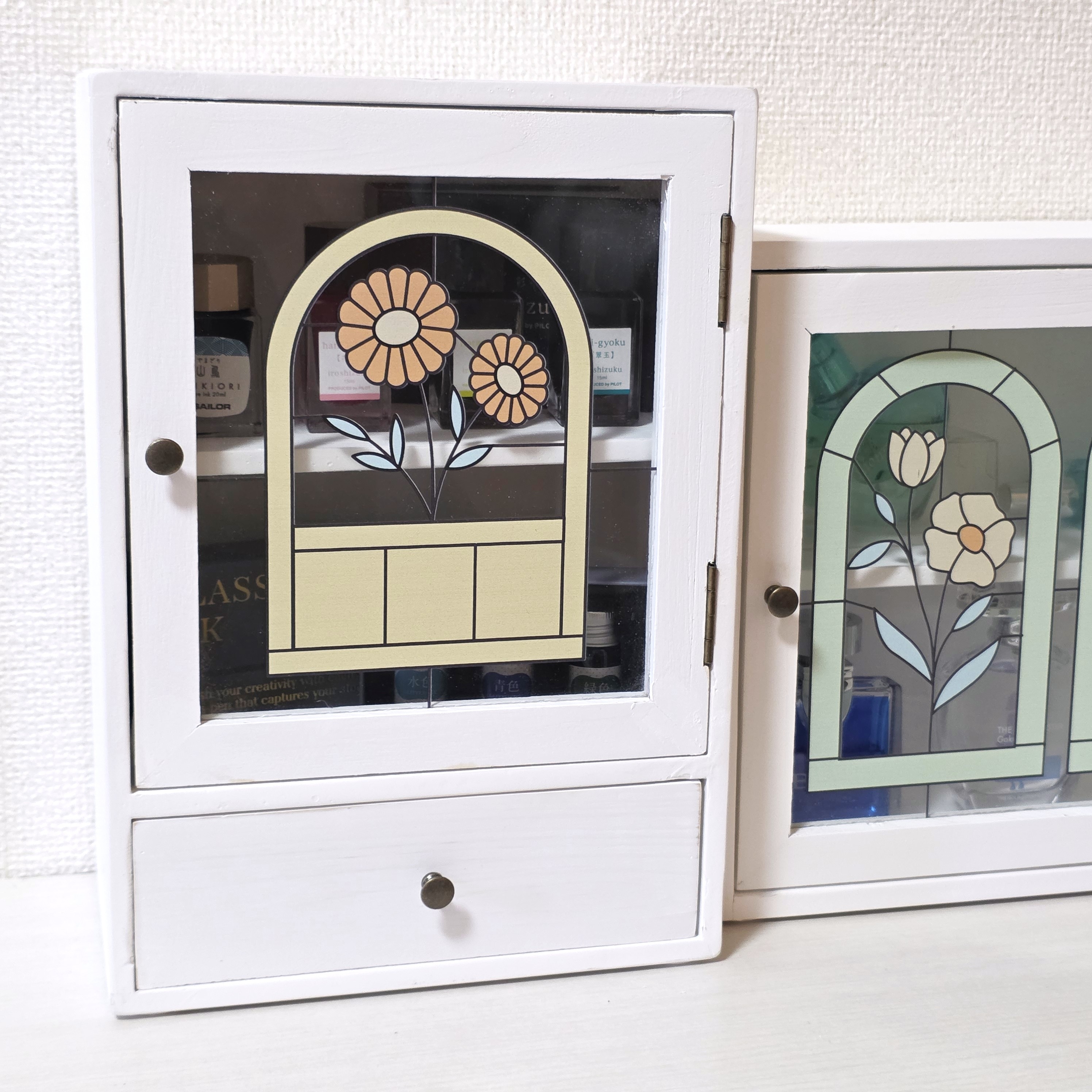salut!(サリュ)「アート引き出し付きキャビネット/Flower Art Glass」