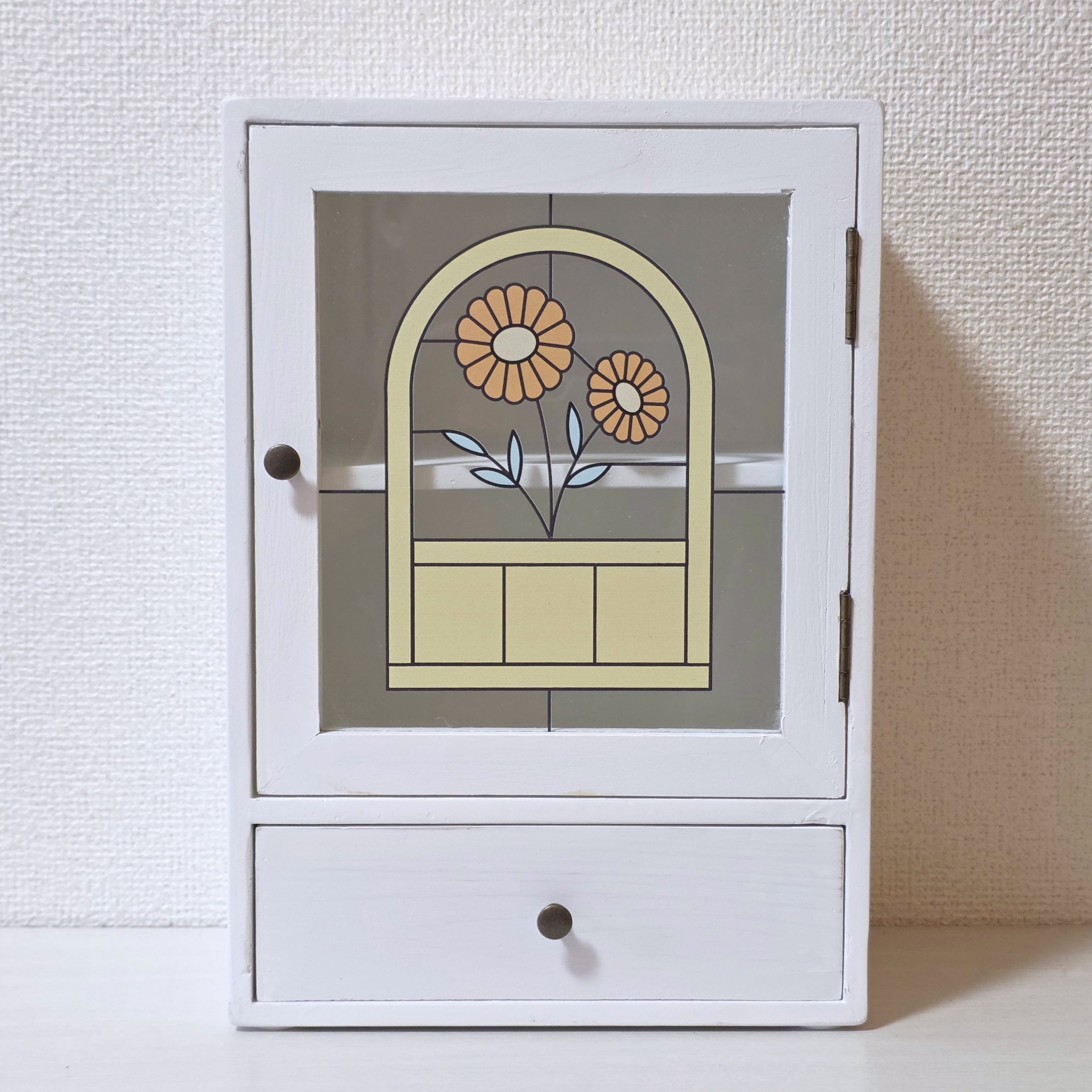 花柄装飾の木製キャビネット cicaktokek_hg18485