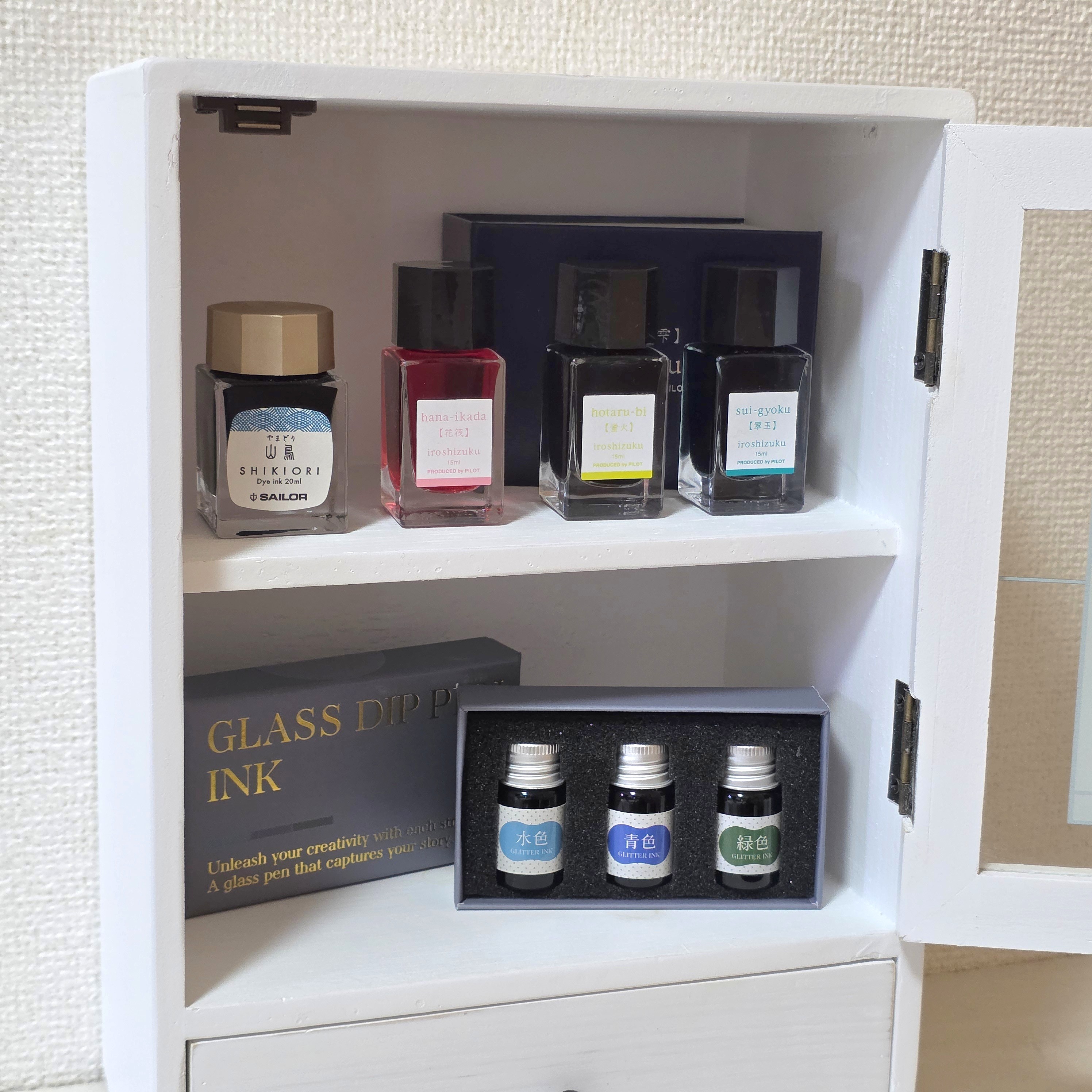 ❤驚愕の大収納力❣シックで落ち着いた高級感溢れるレトロデザイン♪❤キャビネット ❤驚愕の大収納力❣シックで落ち着いた高級感溢れるレトロデザイン