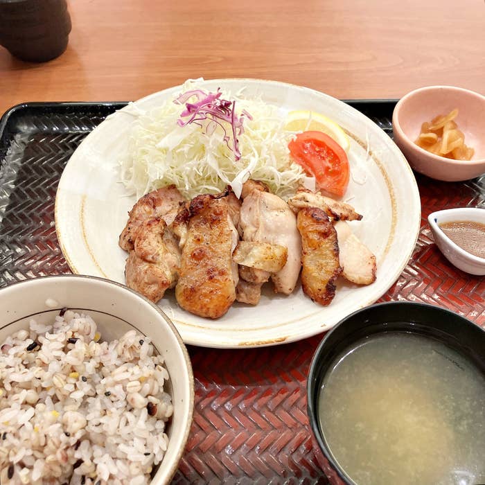 大戸屋の「もろみチキンの炭火焼き」