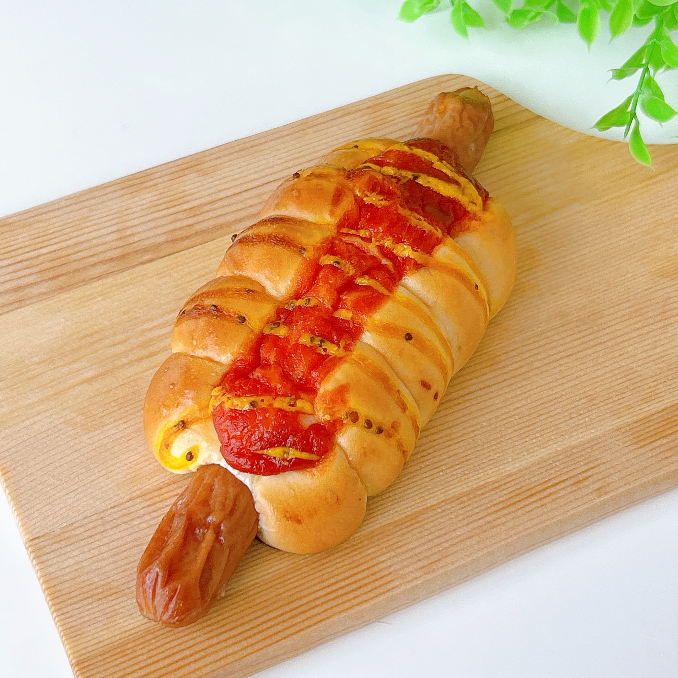 LAWSON(ローソン)の「あらびきポークフランクロール」