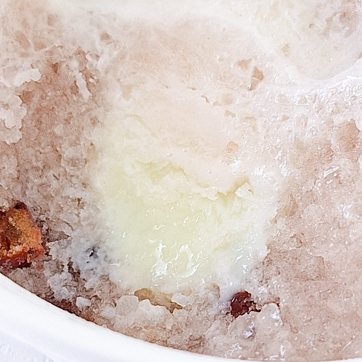 シャトレーゼ「白州名水かき氷 練乳金時 北海道産小豆の甘納豆入り 4個入」