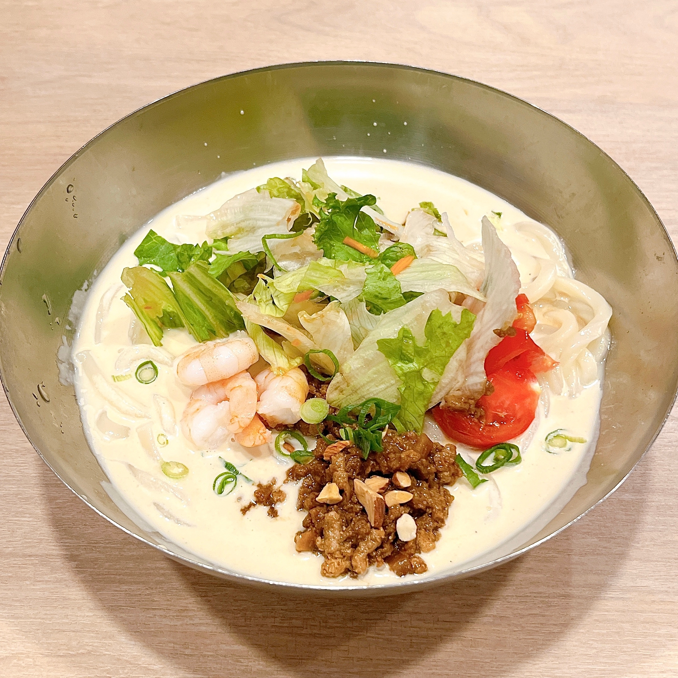 ガストの「胡麻香る!冷やし豆乳担々うどん」