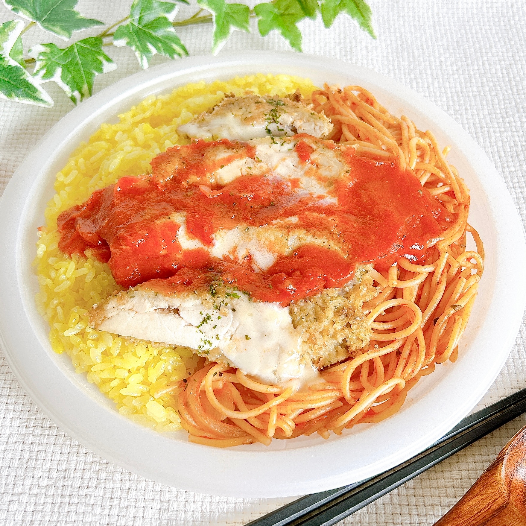 セブン-イレブンの「チキンカツレツ&パスタアラビアータ」