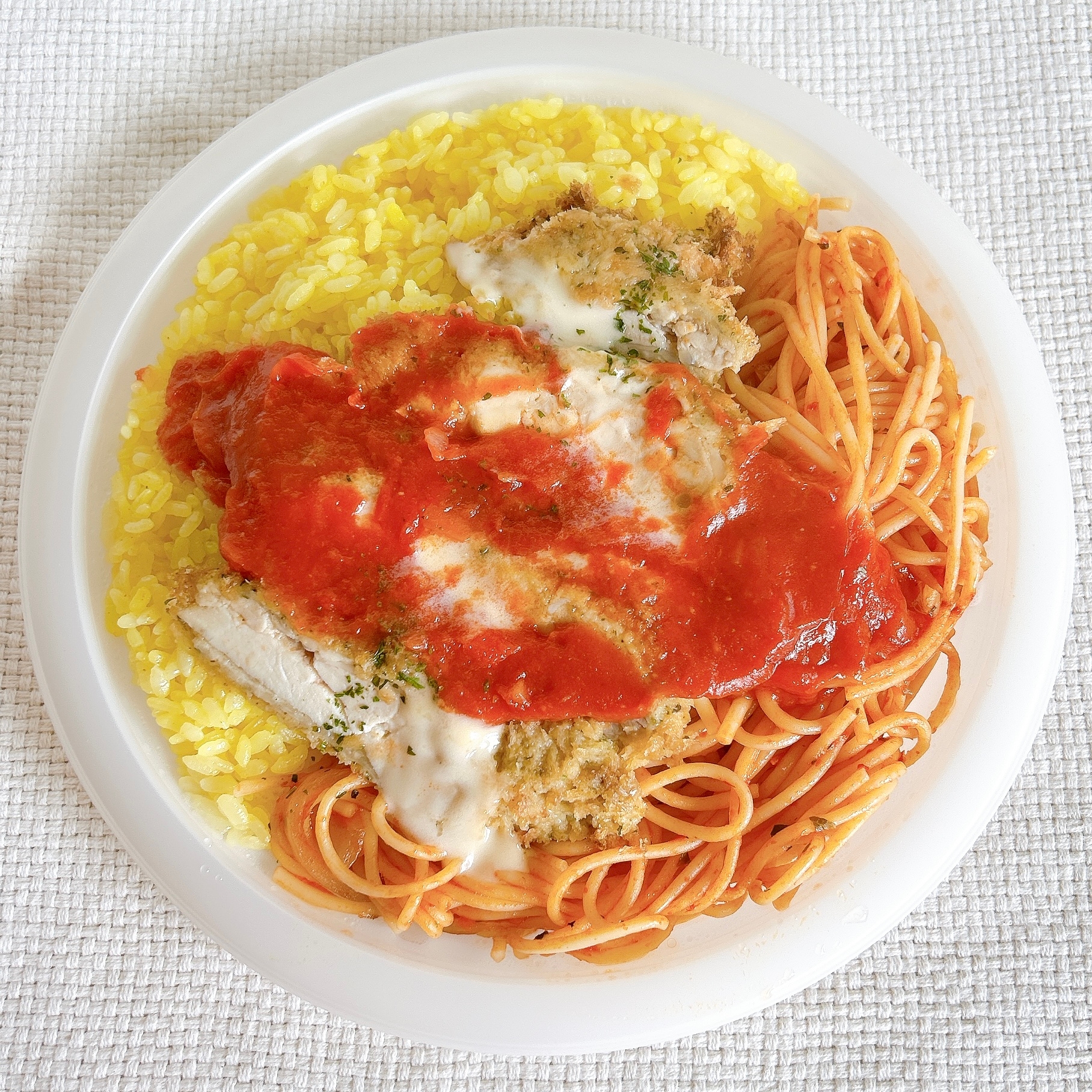 セブン-イレブンの「チキンカツレツ&パスタアラビアータ」