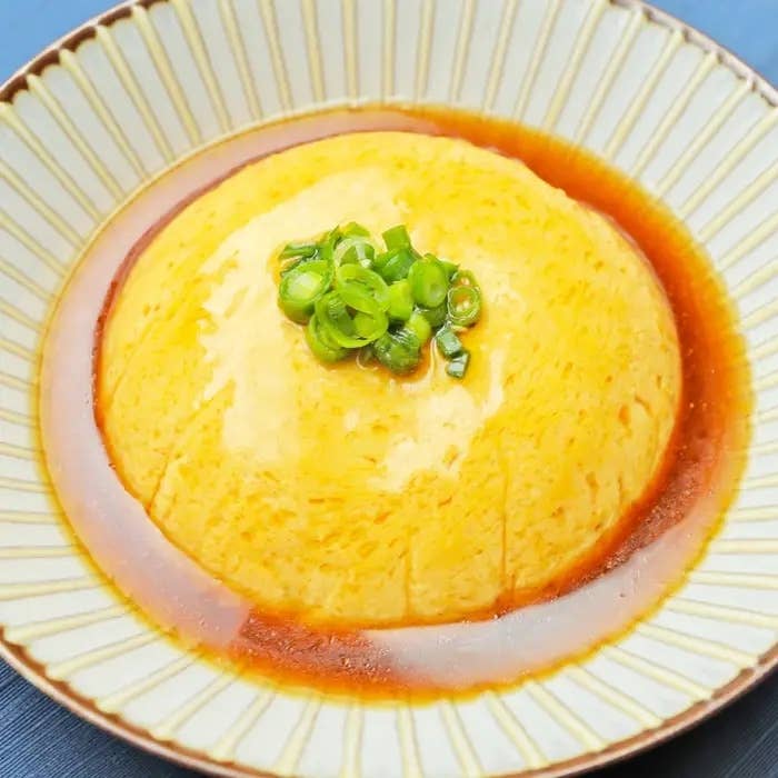 冷蔵庫に豆腐と卵しかなくてもOK「豆腐と卵のレンジ蒸し」