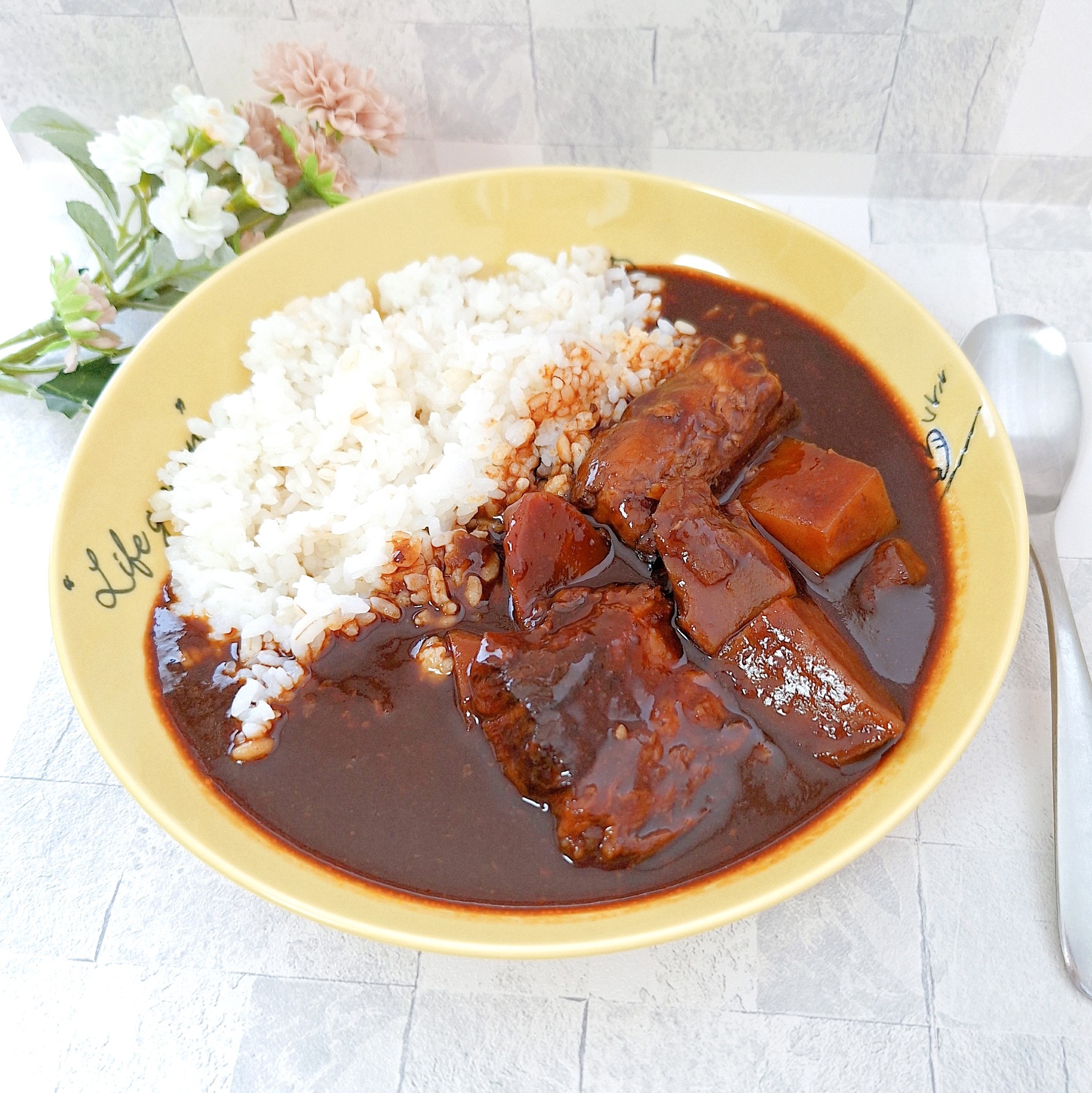 ファミリーマート「やわらか厚切り牛肉 極とろっビーフシチュー」