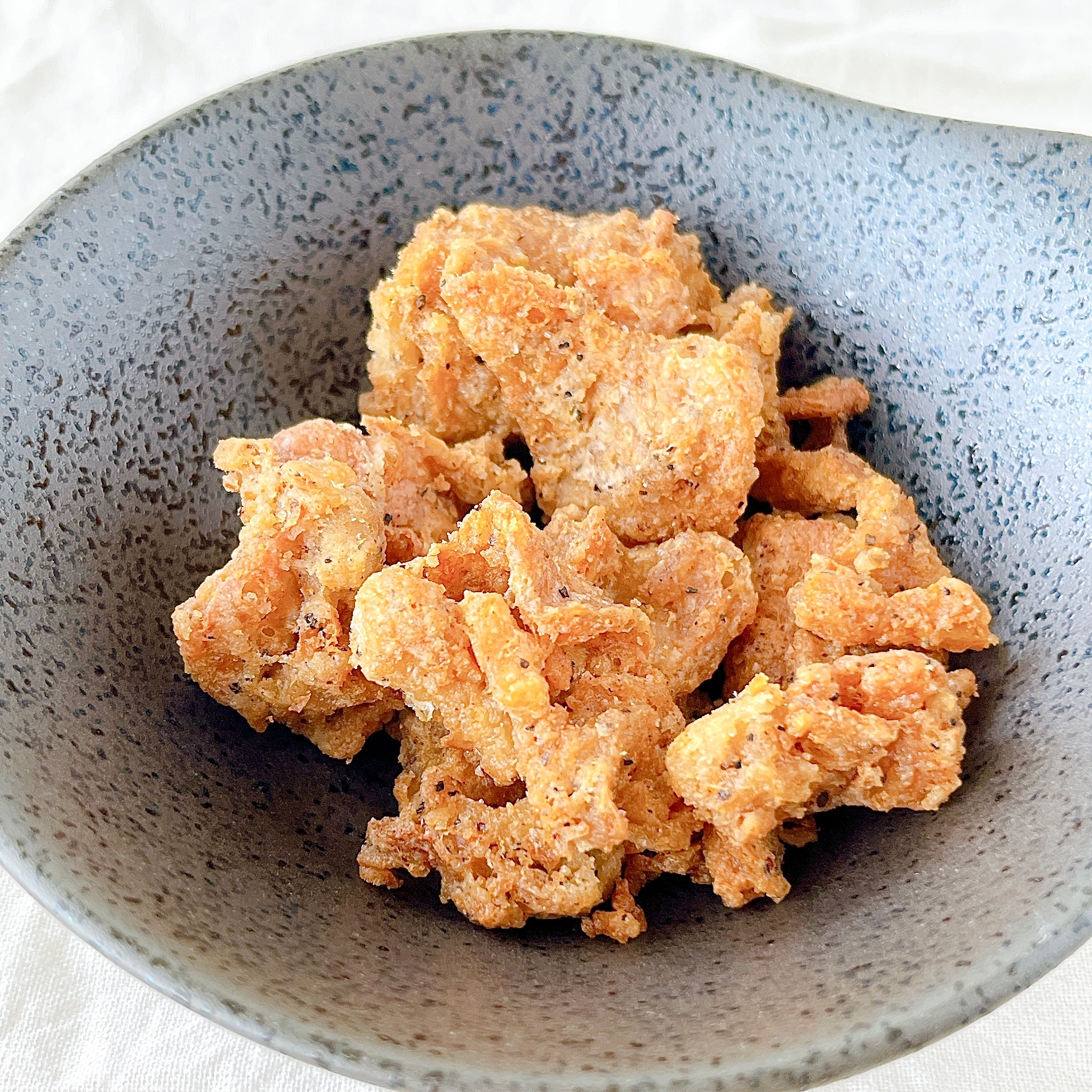 セブン-イレブンの「チキチキボーンの鶏皮フライ スパイス 25g」