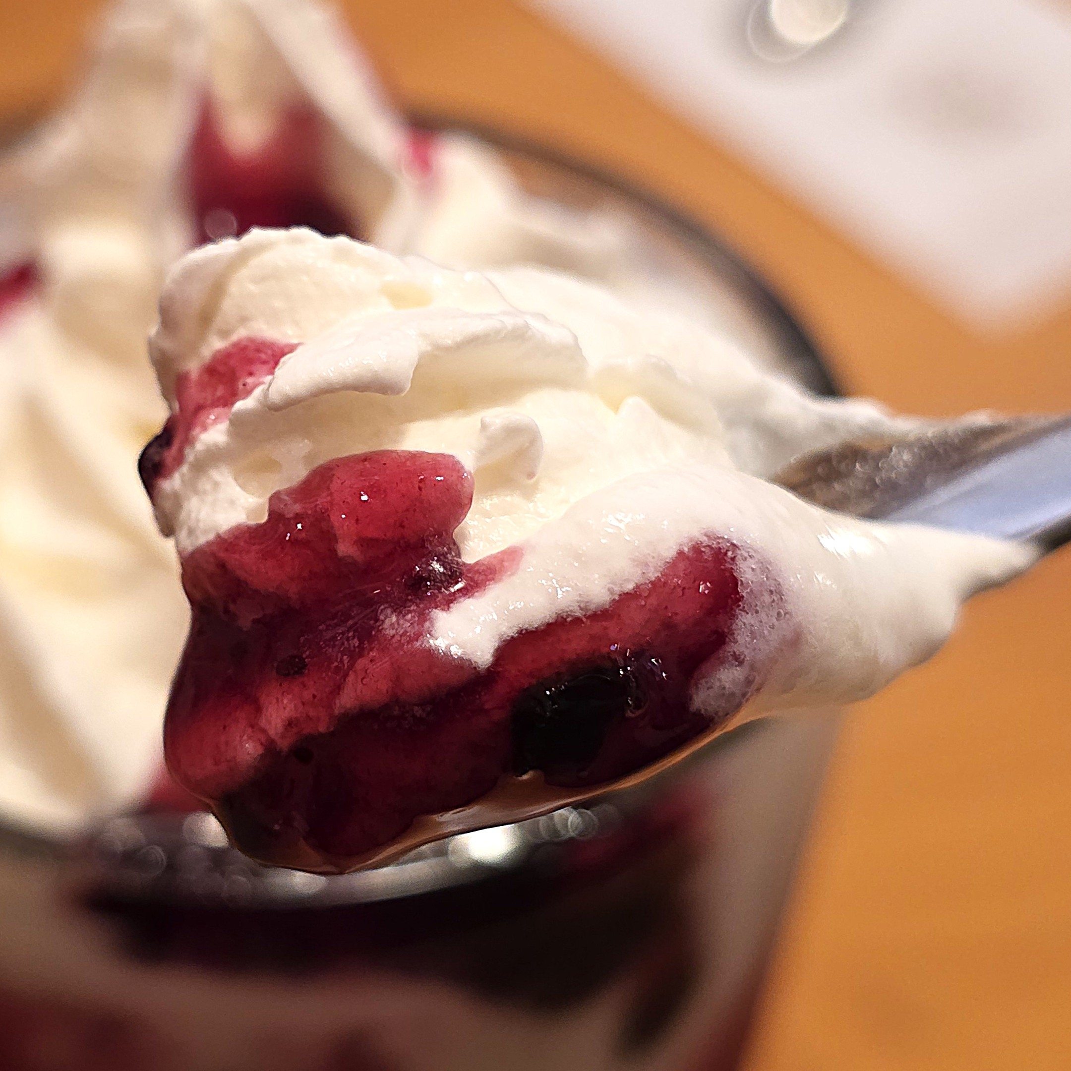 コメダ珈琲店「フラッペ ブルーベリーヨーグルト」