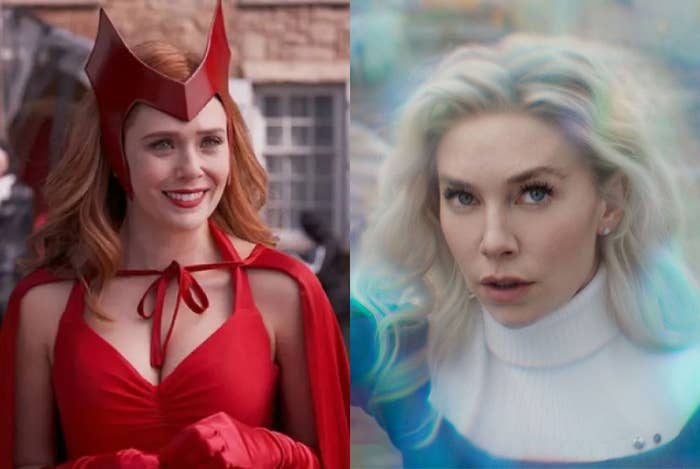 Persona vestida como superheroína con casco rojo junto a otra mujer con suéter blanco en ambiente místico