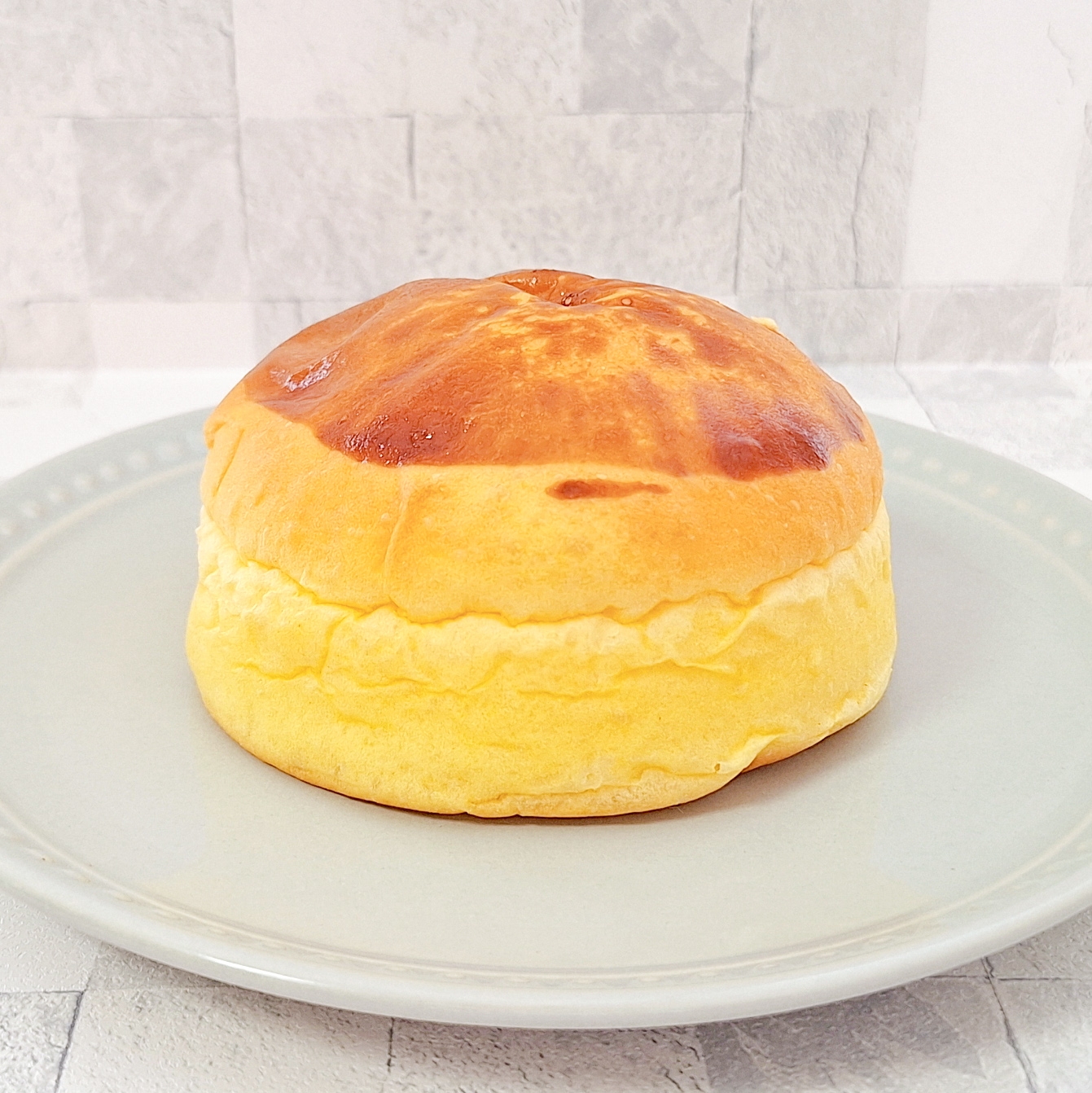 FamilyMart「プリンみたいなパン」