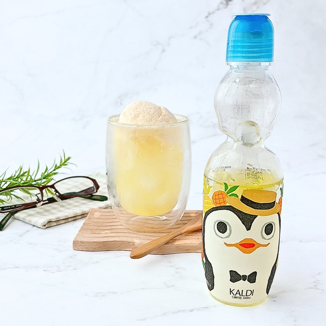KALDI (カルディ)の「サマーペンギンラムネ パイナップル味 250ml」