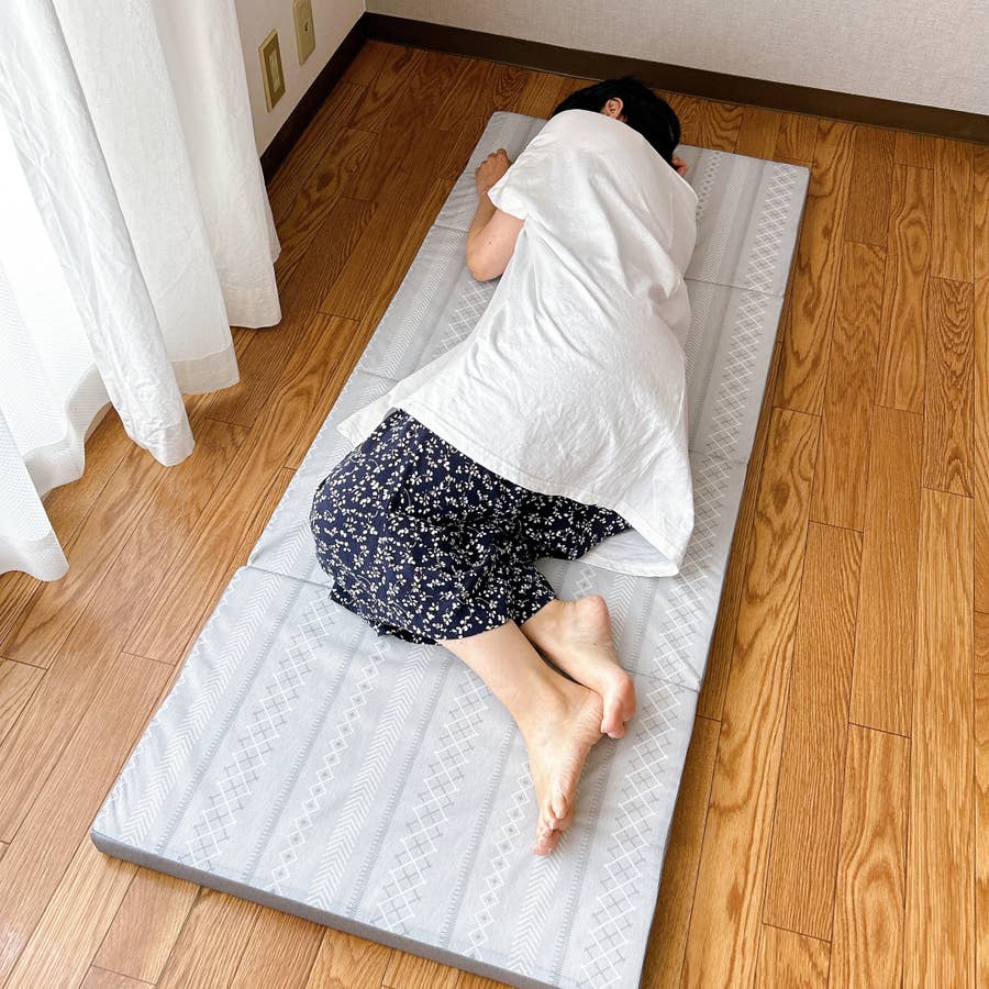 廊下カーペット ロングマット 玄関マット 廊下敷き カーペットキッチンマットマルチロールカーペット 滑り止めマット 洗えるカーペット 廊下敷き  ロングカーペット 幅60×300cm 玄関 キッチン 階段 ロールマット 洗える 置くだけ吸着 フリーカット 床暖 ペット対応 d ... 廊下カーペット ロングマット 玄関マット 廊下敷き カーペットキッチンマットマルチロールカーペット 滑り止めマット 洗えるカーペット