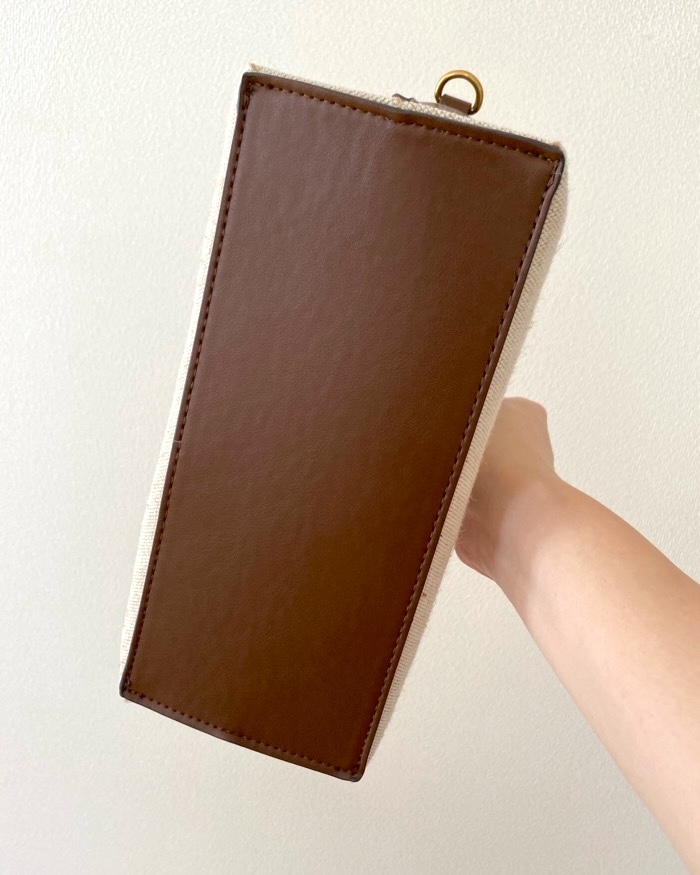 ZARA「キャンバス地細長シティバッグ」