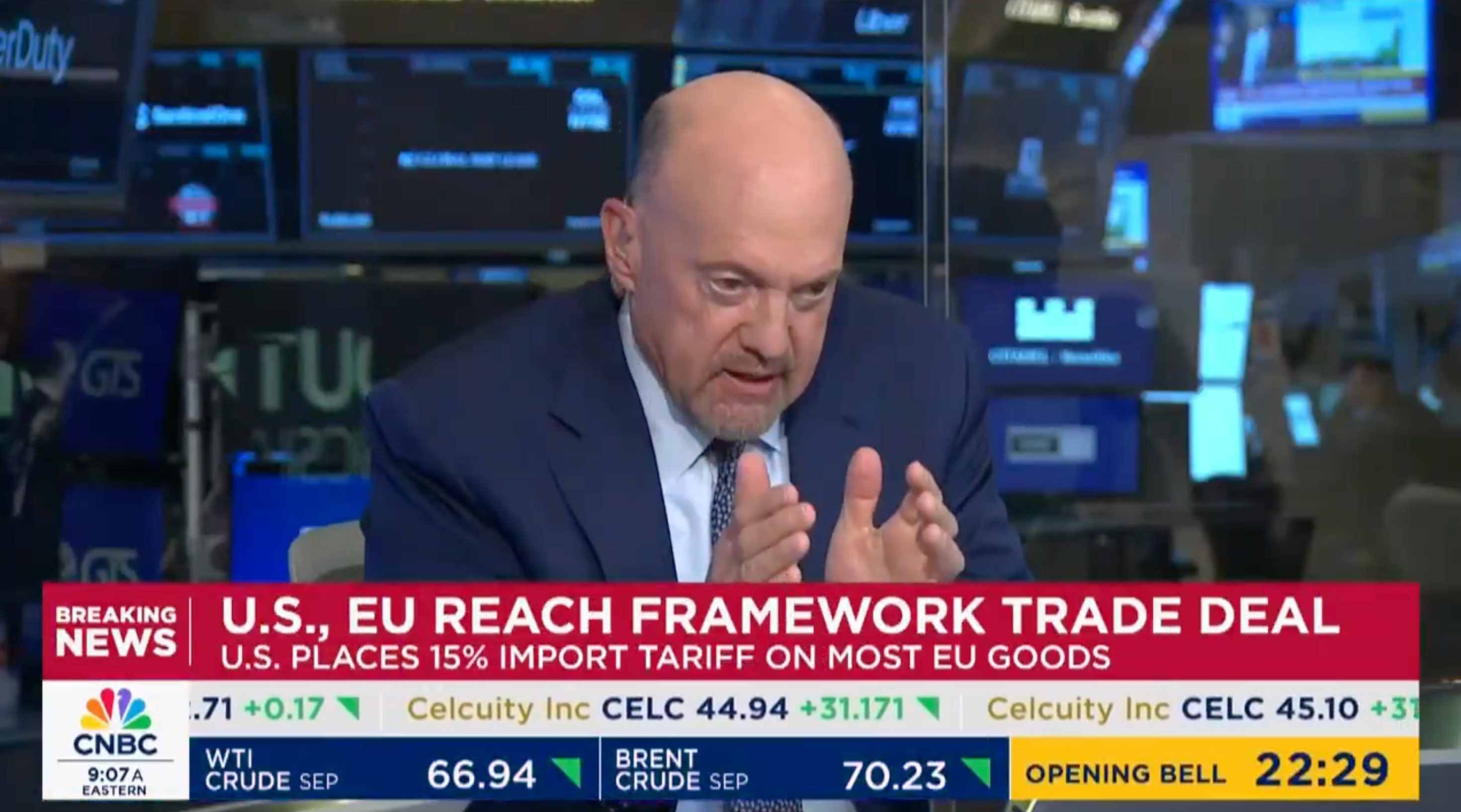 News anchor discusses U.S.-EU trade deal framework with a 15% import tariff on EU goods, as shown on a TV news broadcast
