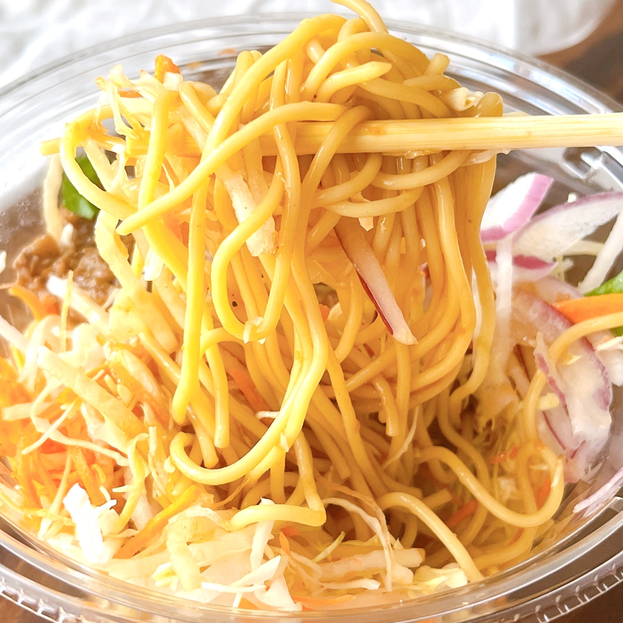 ファミリーマートの「ルーローハン風パスタサラダ」