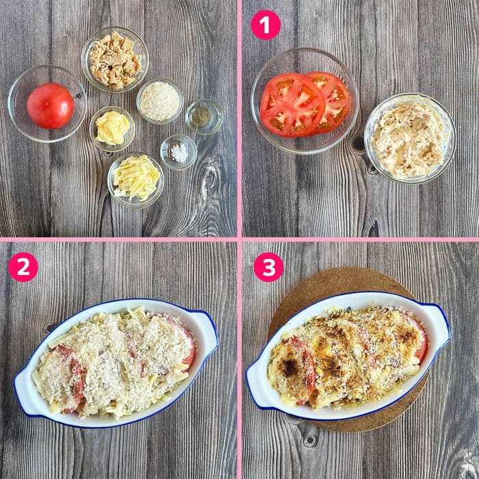 トマトとツナマヨ料理の作り方手順。スライスしたトマトとツナマヨを交互に重ね、パン粉を振りかけてオーブンで焼く。