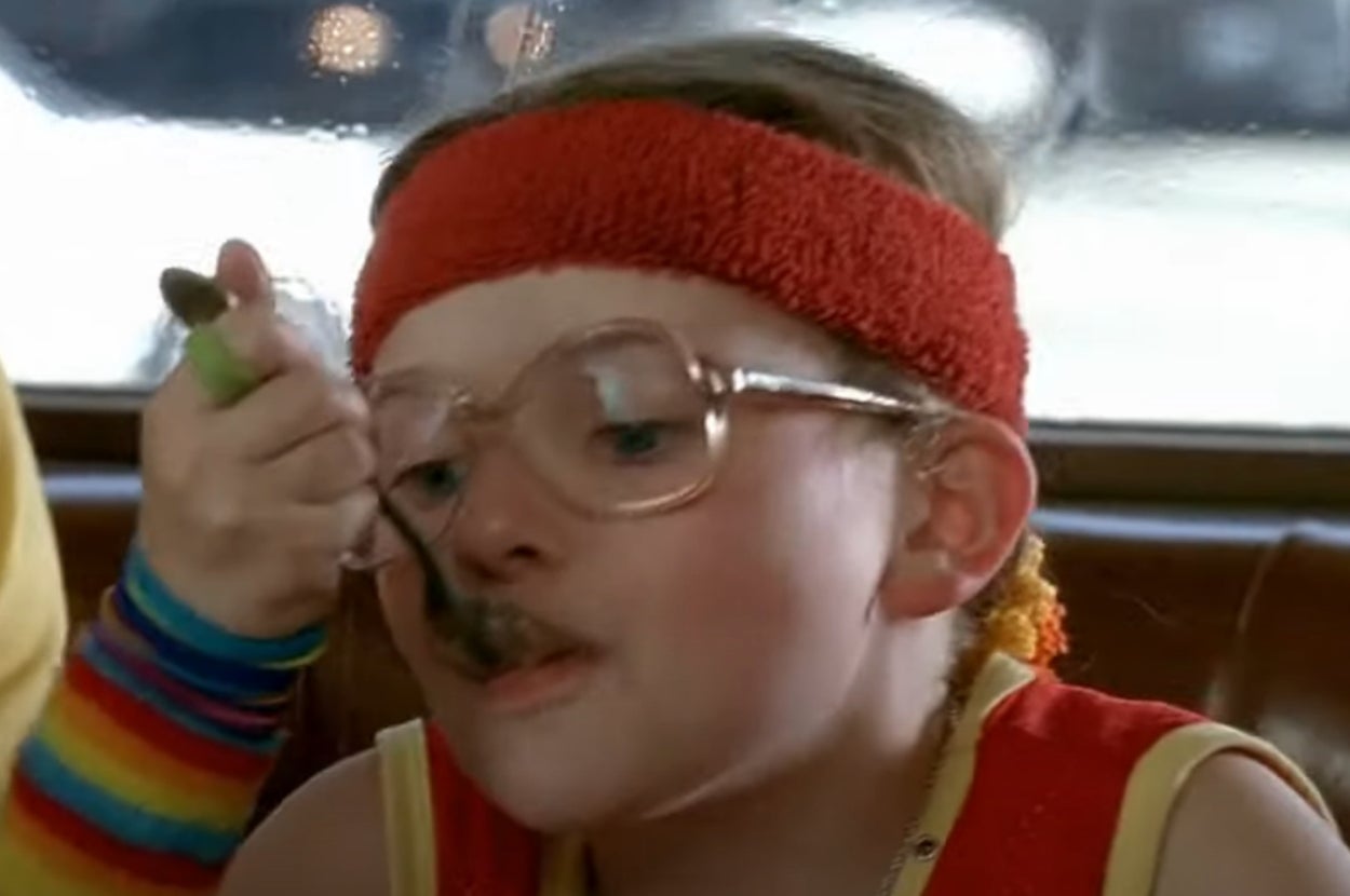 Abigail Breslin eating chocolate ice cream as Olive in Little Miss Sunshine