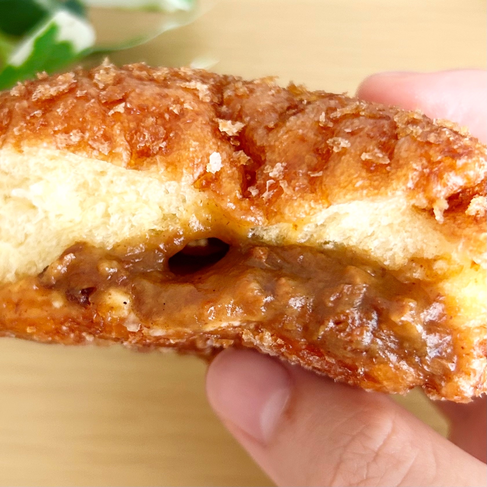 セブン-イレブンの「チーズ入りキーマカレーパン」