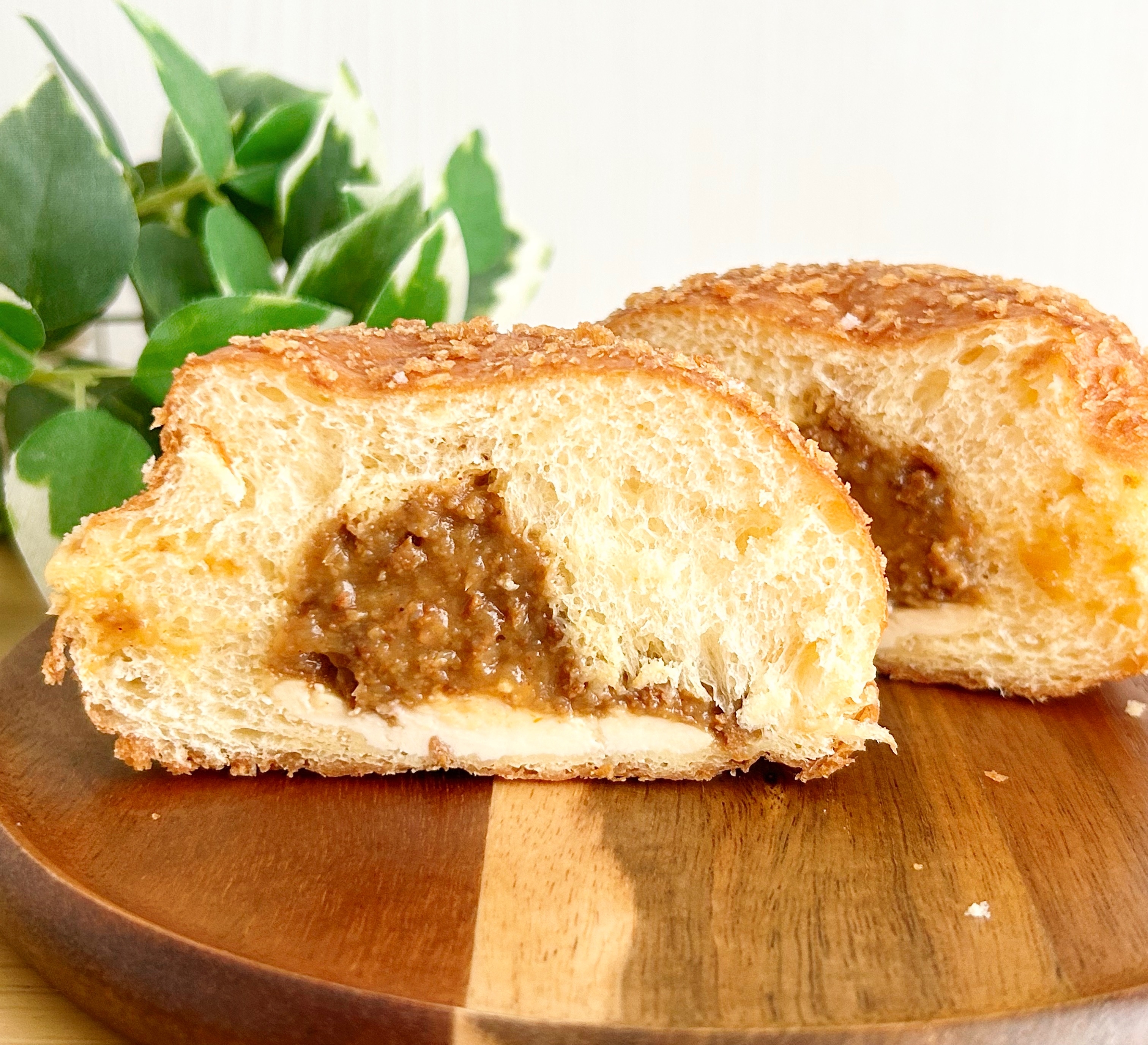 セブン-イレブンの「チーズ入りキーマカレーパン」