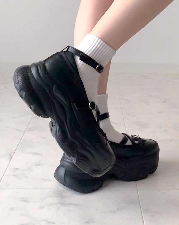 ニコアンドの「オリジナルクロスベルトリボンスニーカー」