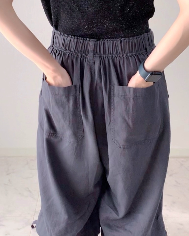 ニコアンド「レイヤードライクスリットパンツ」