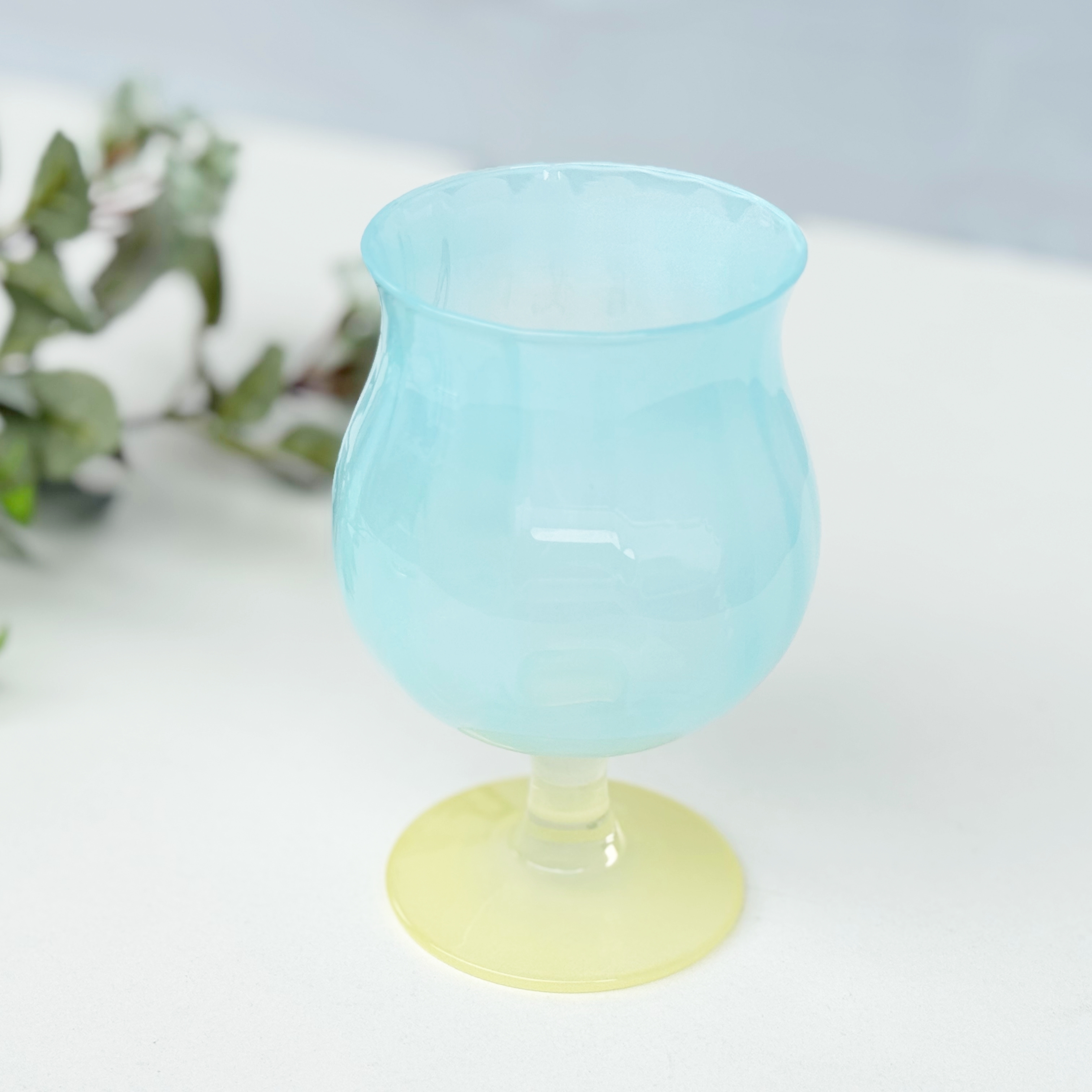 3COINS(スリーコインズ)の「脚付きグラス:280ml」