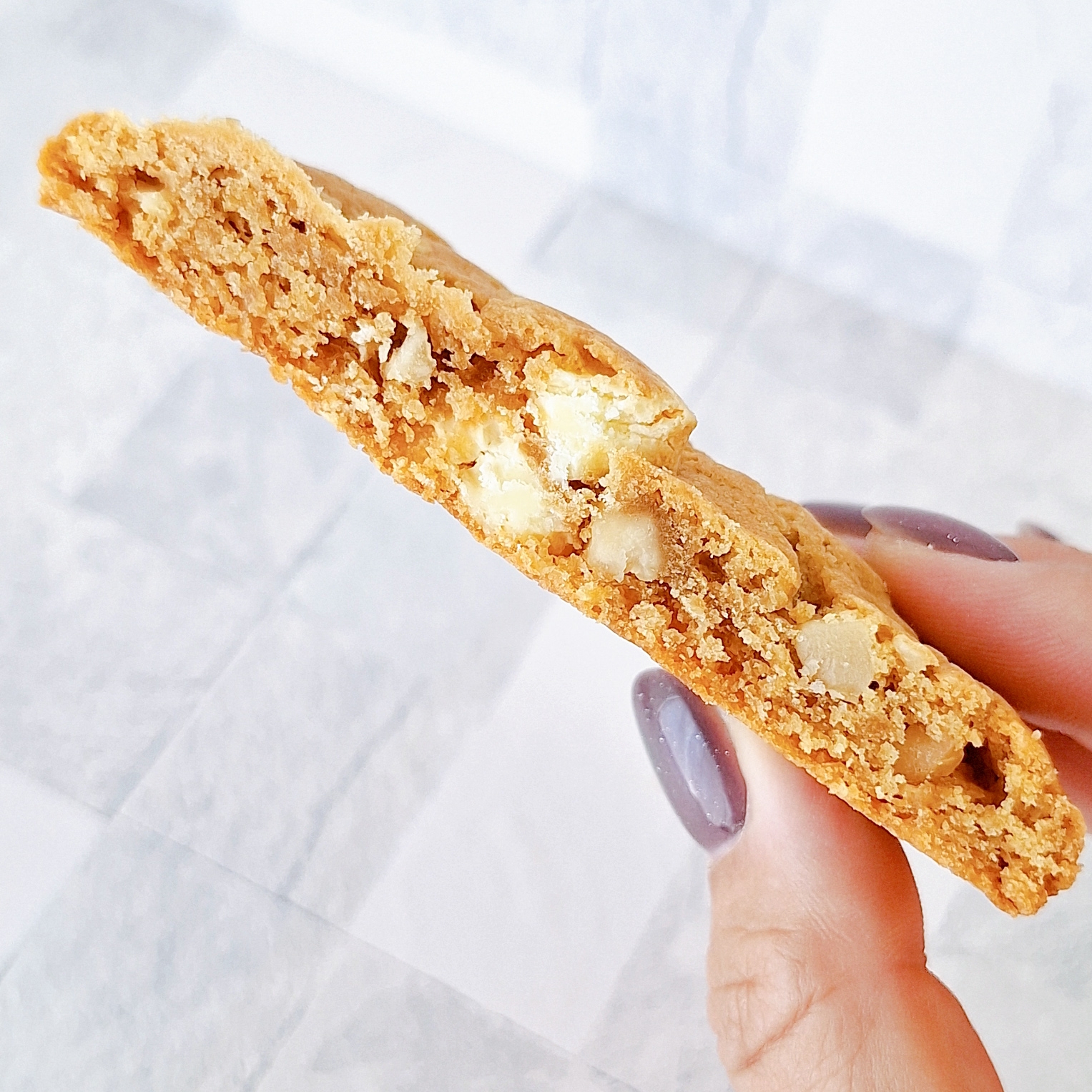 ローソン「ホワイトチョコチャンクマカダミアクッキー」