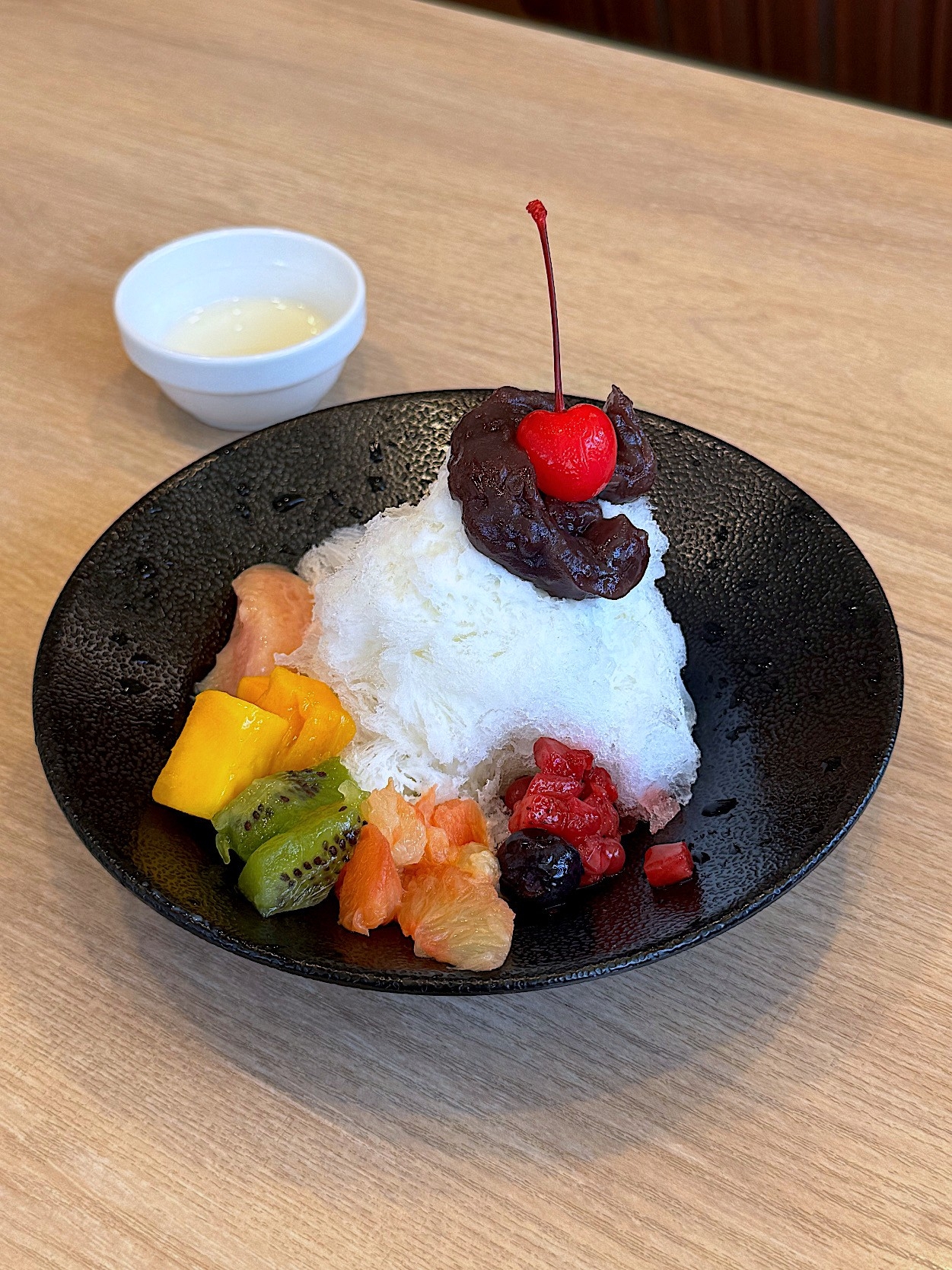 ガストの「純氷かき氷 フルーツみるく~しろくま風~」