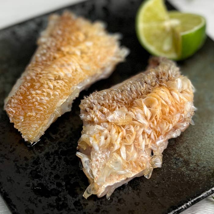 切り身に油をかけるだけでこんなにおいしくなるなんて「甘鯛の松笠焼き」