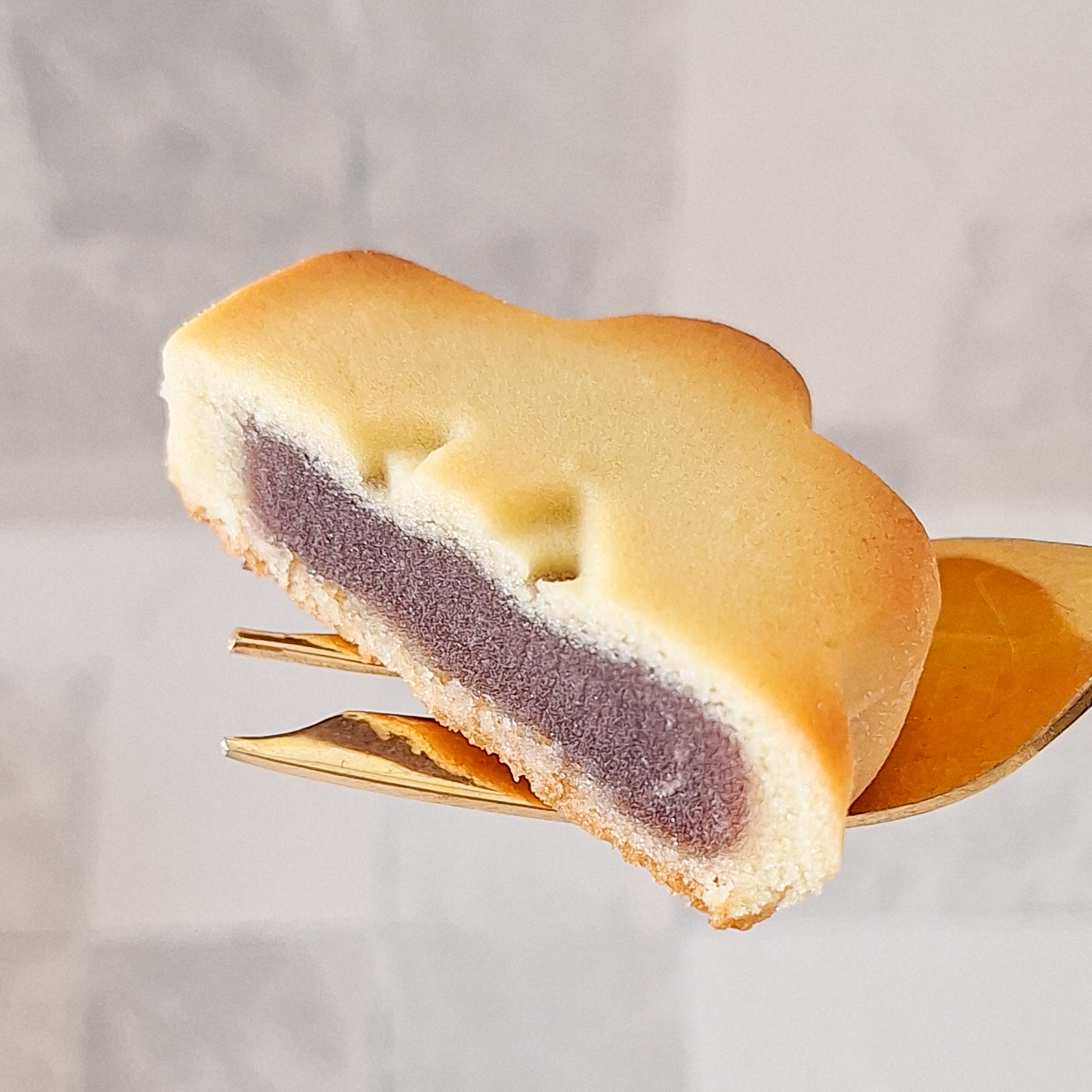 FamilyMart「ハイキュー!!日向・影山のおまんじゅう こしあん入り(2個入)」