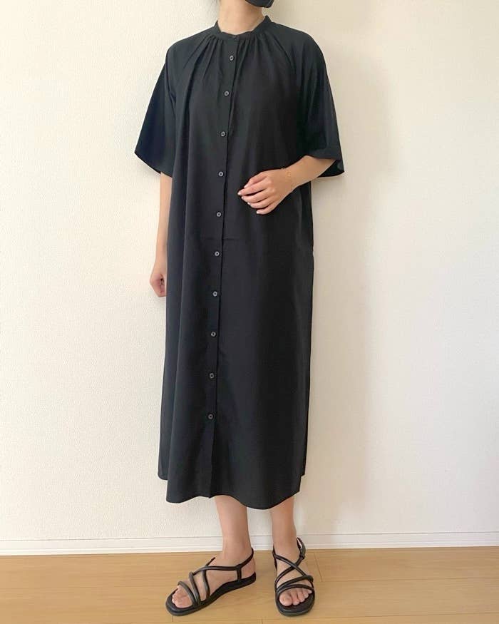 無印良品の「婦人 なめらか リヨセル混五分袖ワンピース」