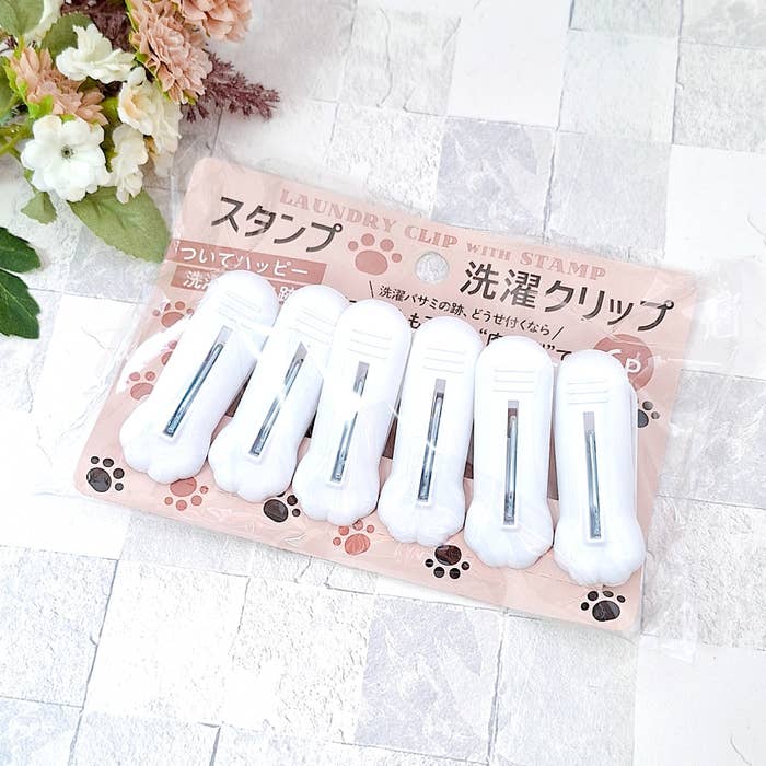 ダイソー「スタンプ洗濯クリップ6P(肉球柄)」