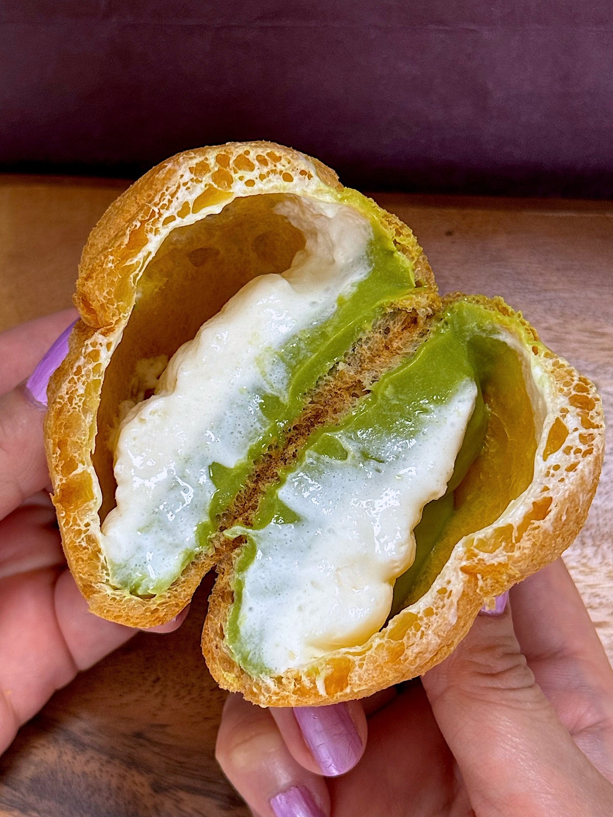 シャトレーゼの「ダブルシュークリーム 抹茶ミルク」